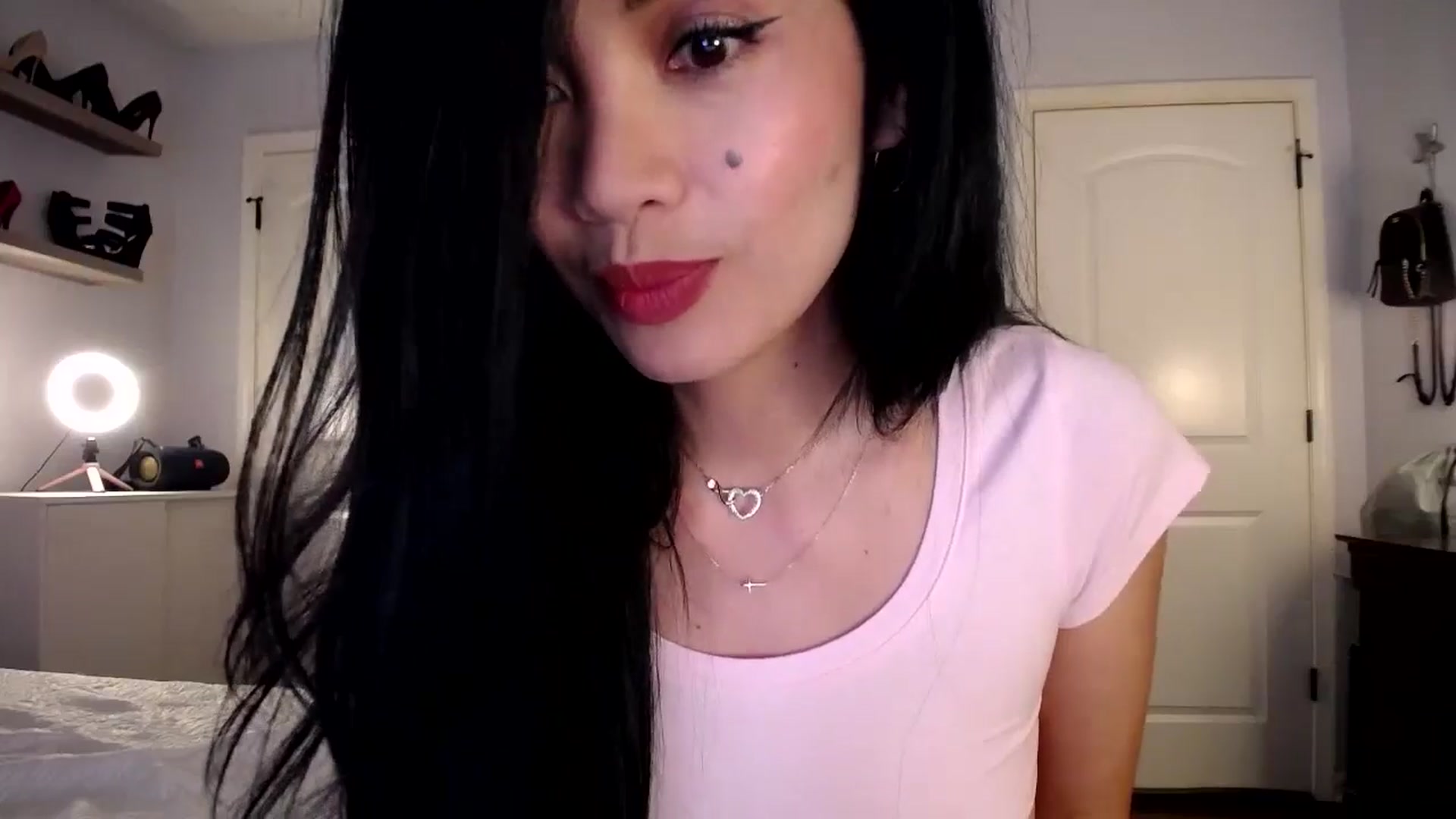 Gallery image thumbnail from AsianLuv_4U's myfreecams stream on, 07/31/2025, 18:18 image 18 of 20