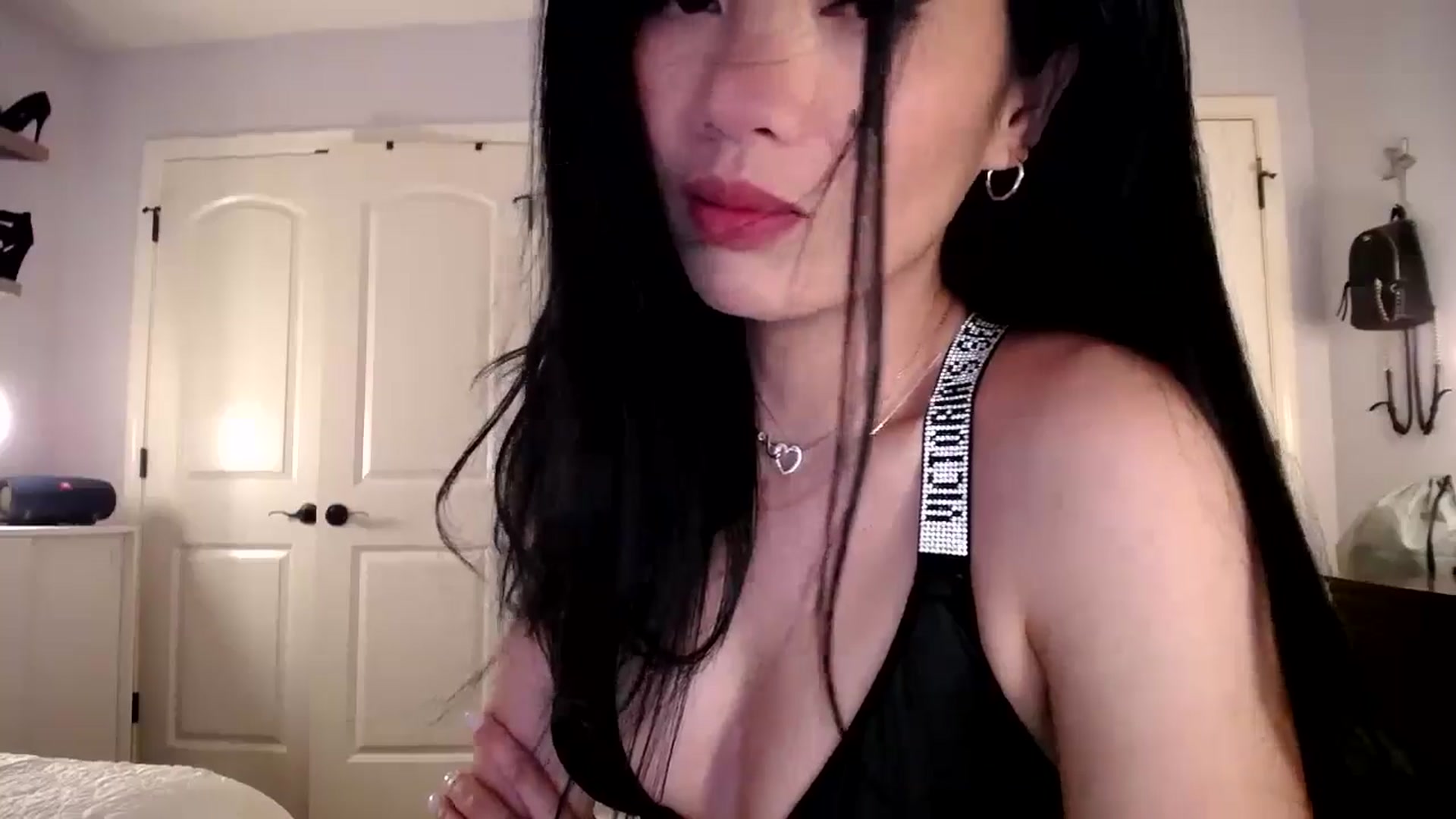 Gallery image thumbnail from AsianLuv_4U's myfreecams stream on, 08/04/2025, 15:08 image 3 of 20