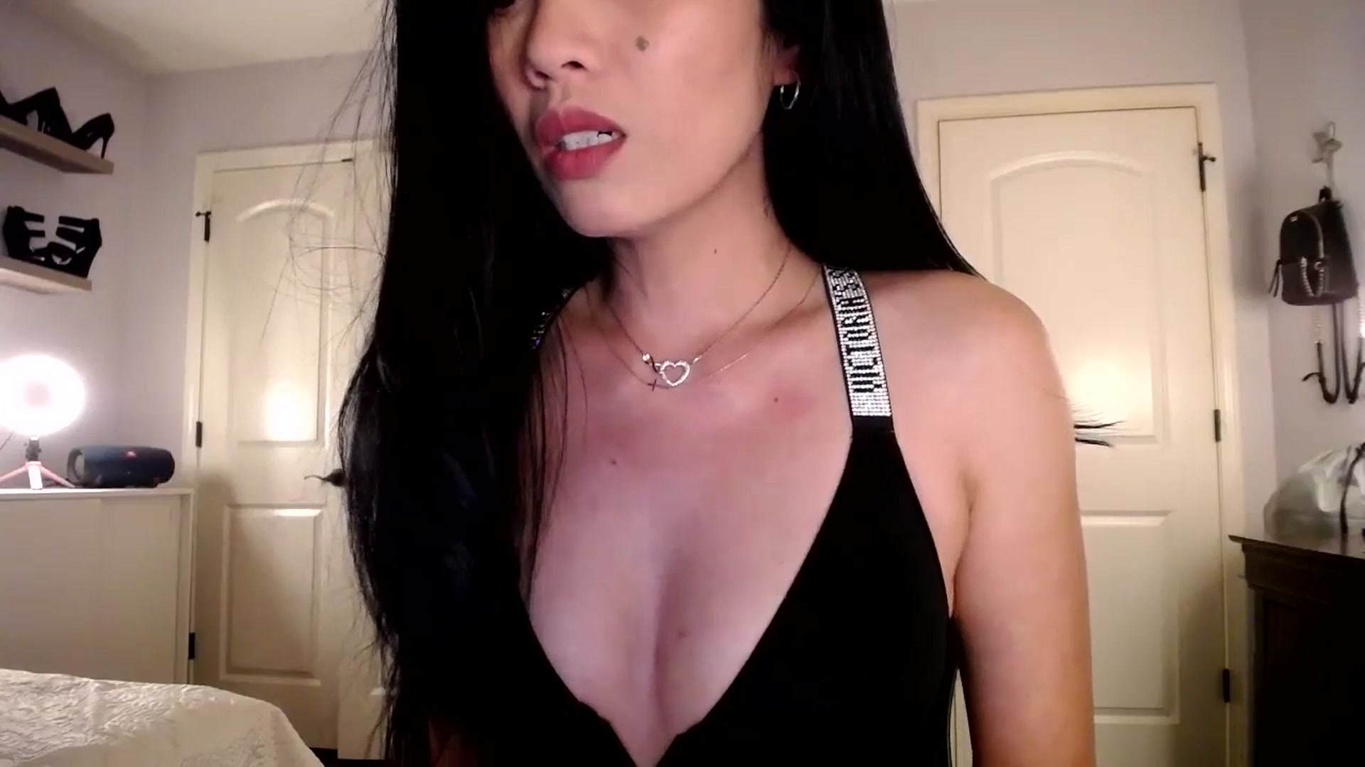 Gallery image thumbnail from AsianLuv_4U's myfreecams stream on, 08/04/2025, 16:07 image 17 of 20