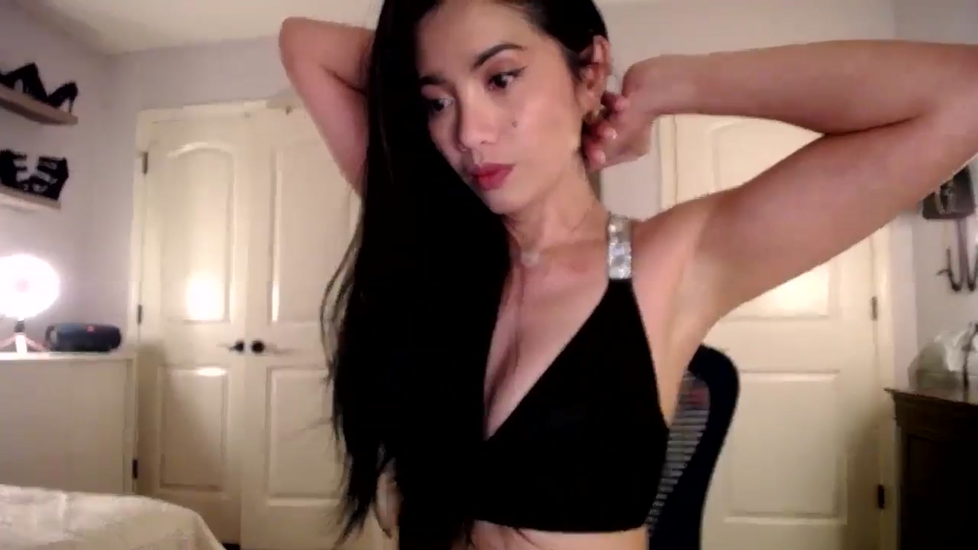 Gallery image thumbnail from AsianLuv_4U's myfreecams stream on, 08/04/2025, 16:07 image 12 of 20