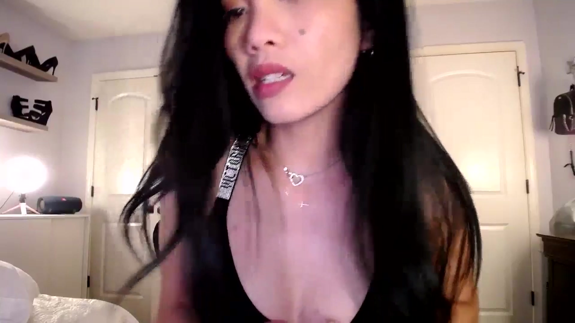 Gallery image thumbnail from AsianLuv_4U's myfreecams stream on, 08/04/2025, 18:02 image 15 of 20