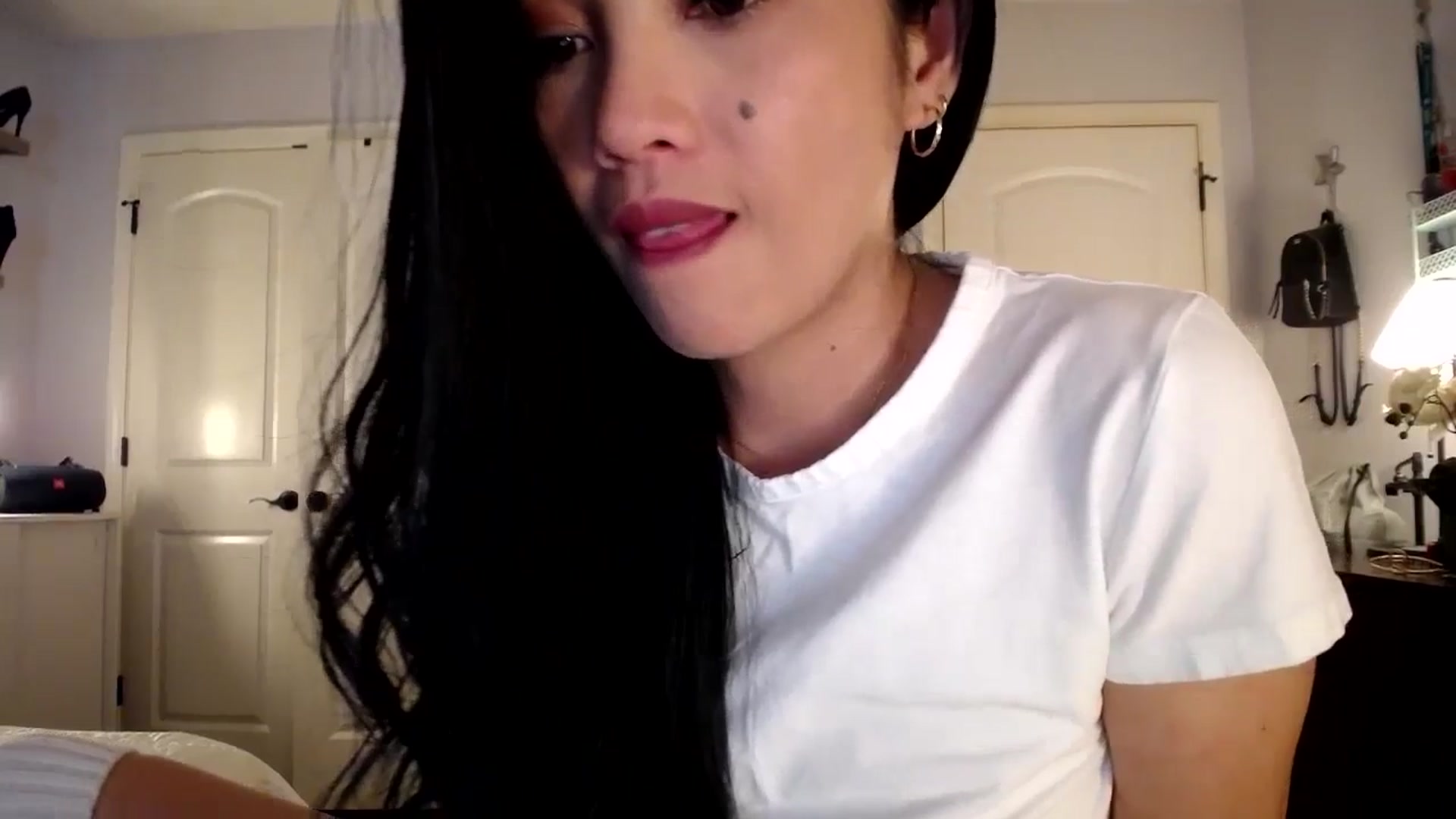 Gallery image thumbnail from AsianLuv_4U's myfreecams stream on, 08/07/2025, 14:53 image 19 of 20