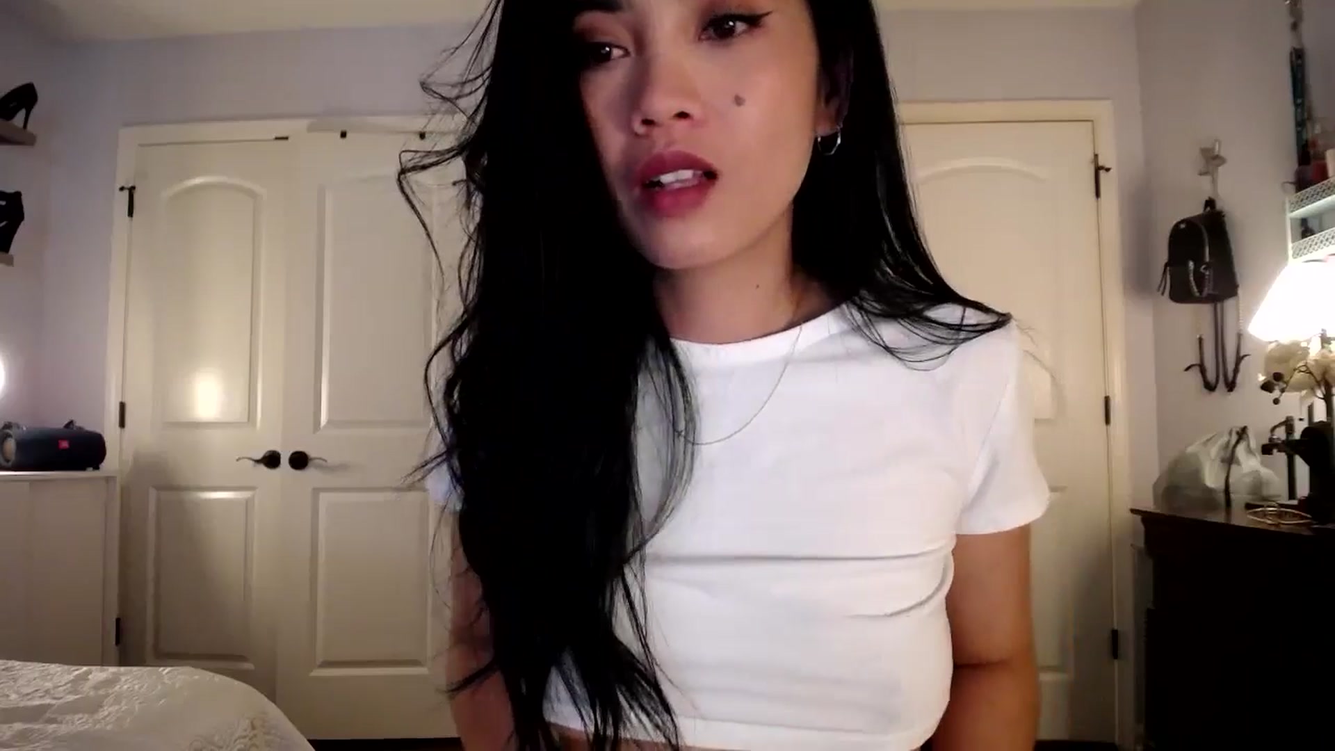 Gallery image thumbnail from AsianLuv_4U's myfreecams stream on, 08/07/2025, 15:37 image 3 of 20