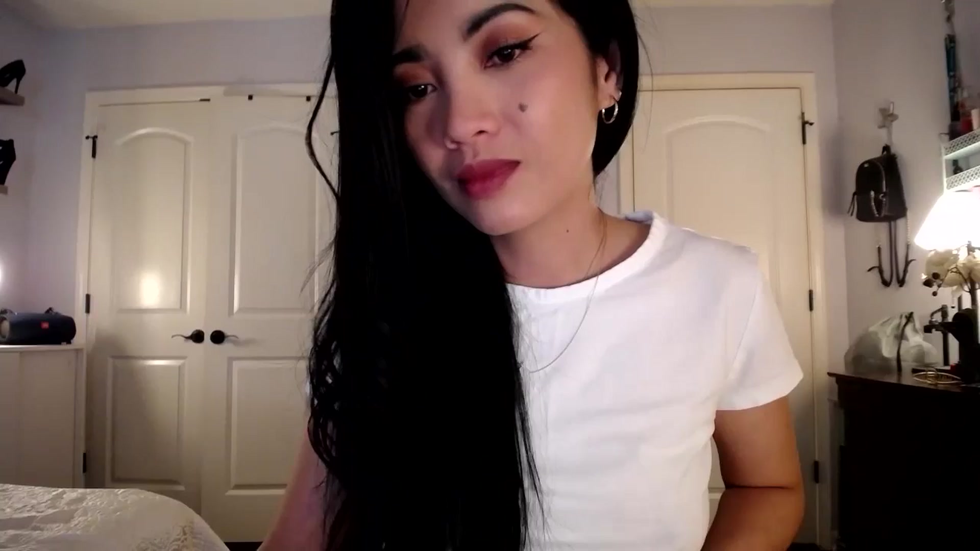 Gallery image thumbnail from AsianLuv_4U's myfreecams stream on, 08/07/2025, 15:37 image 1 of 20