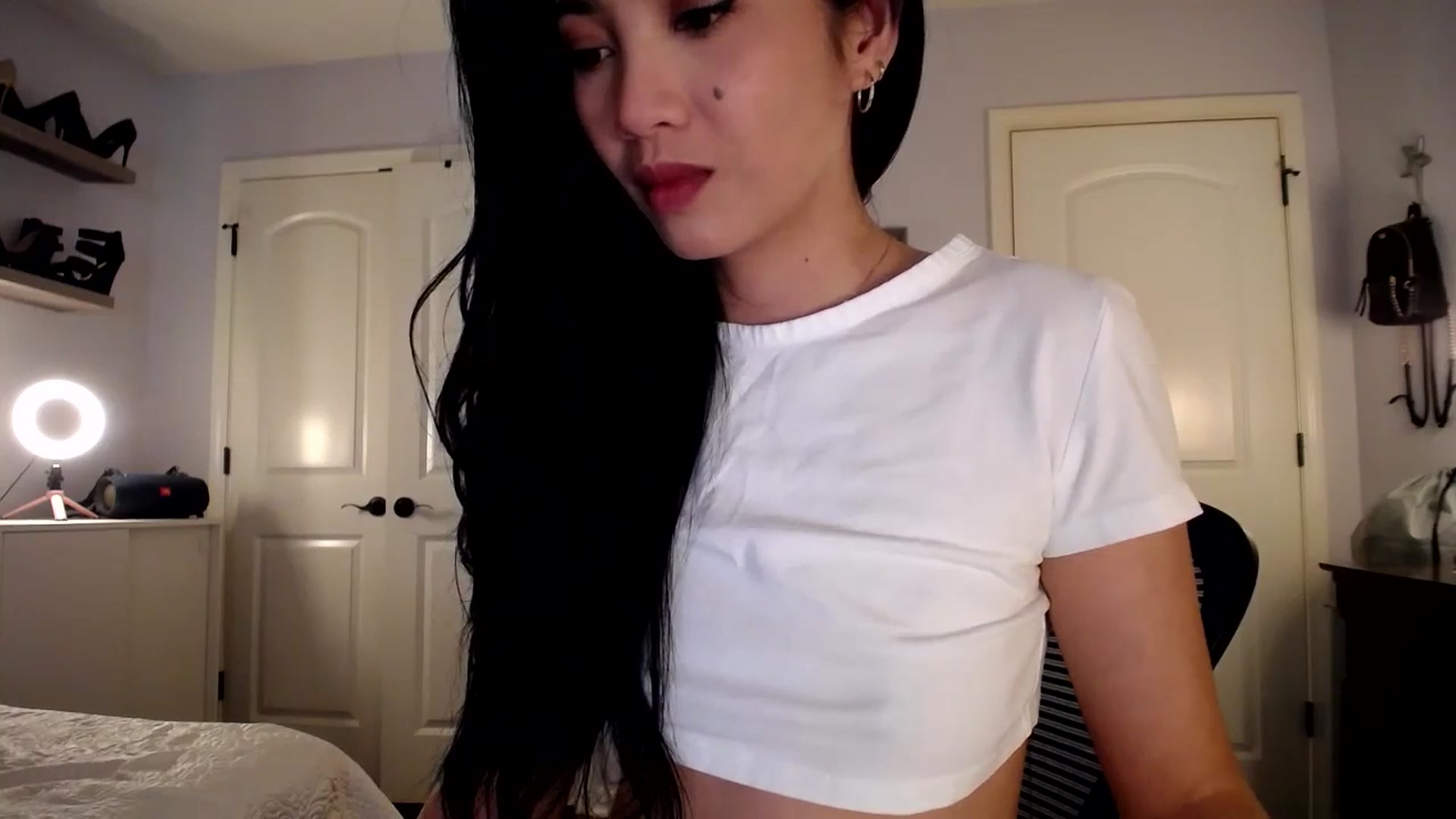 Gallery image thumbnail from AsianLuv_4U's myfreecams stream on, 08/07/2025, 15:37 image 16 of 20