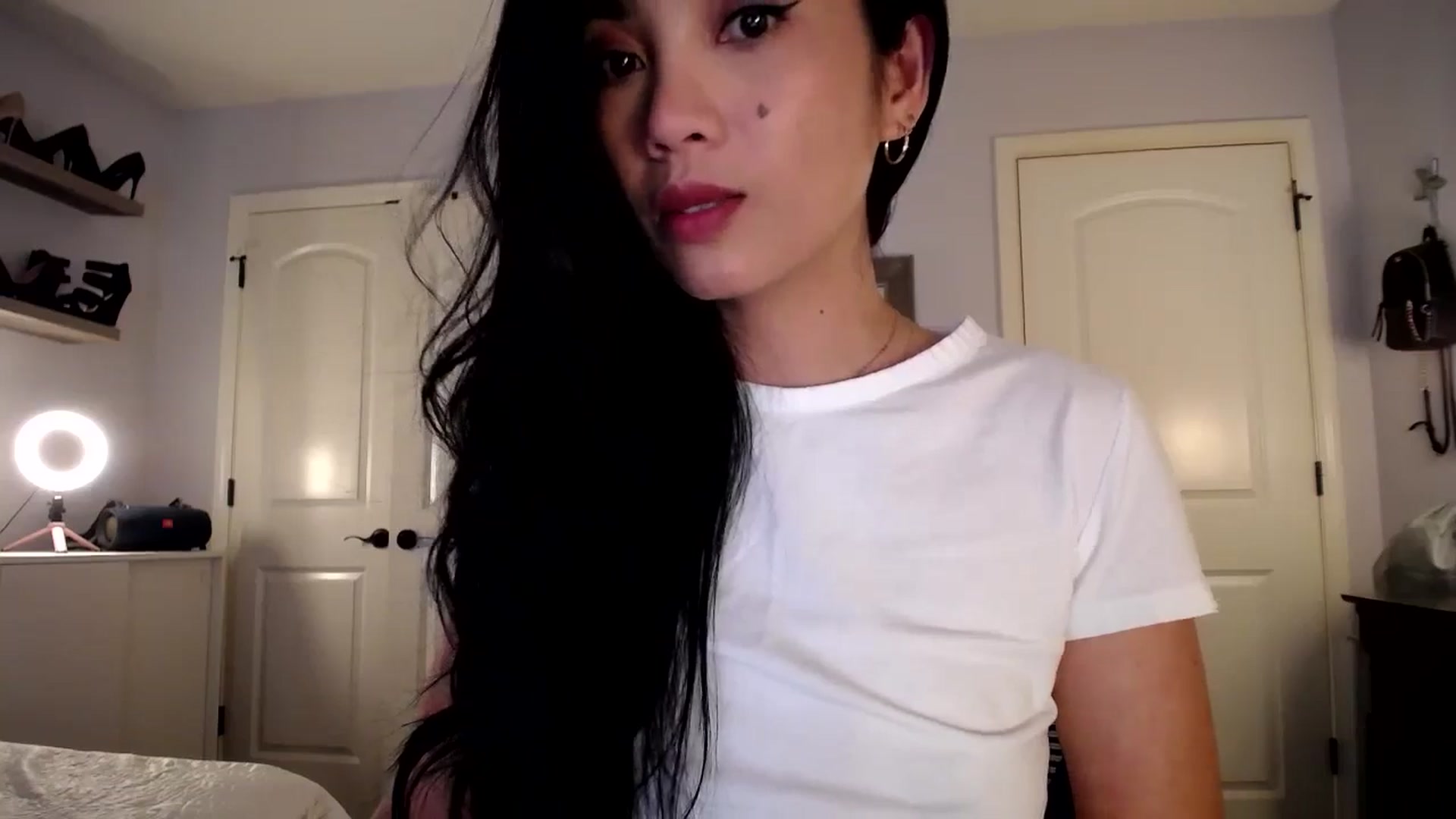 Gallery image thumbnail from AsianLuv_4U's myfreecams stream on, 08/07/2025, 16:52 image 16 of 20