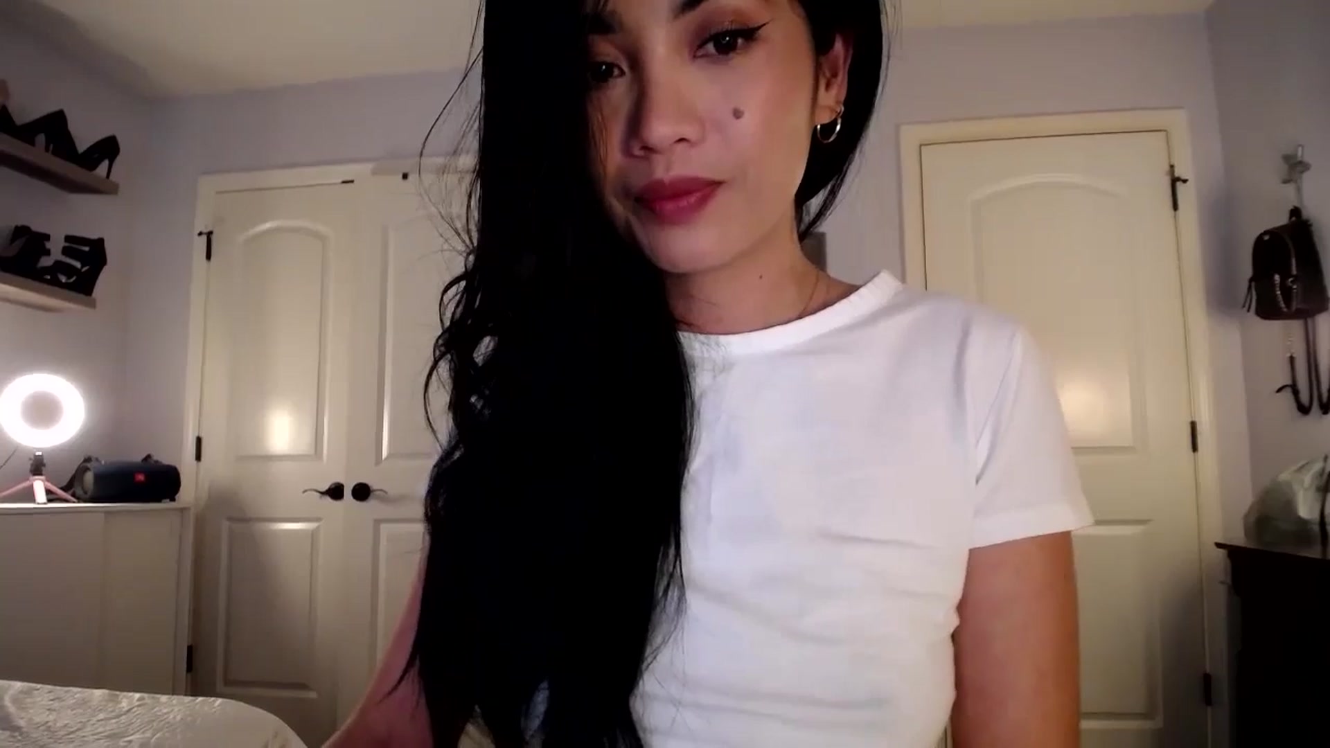 Gallery image thumbnail from AsianLuv_4U's myfreecams stream on, 08/07/2025, 16:52 image 18 of 20