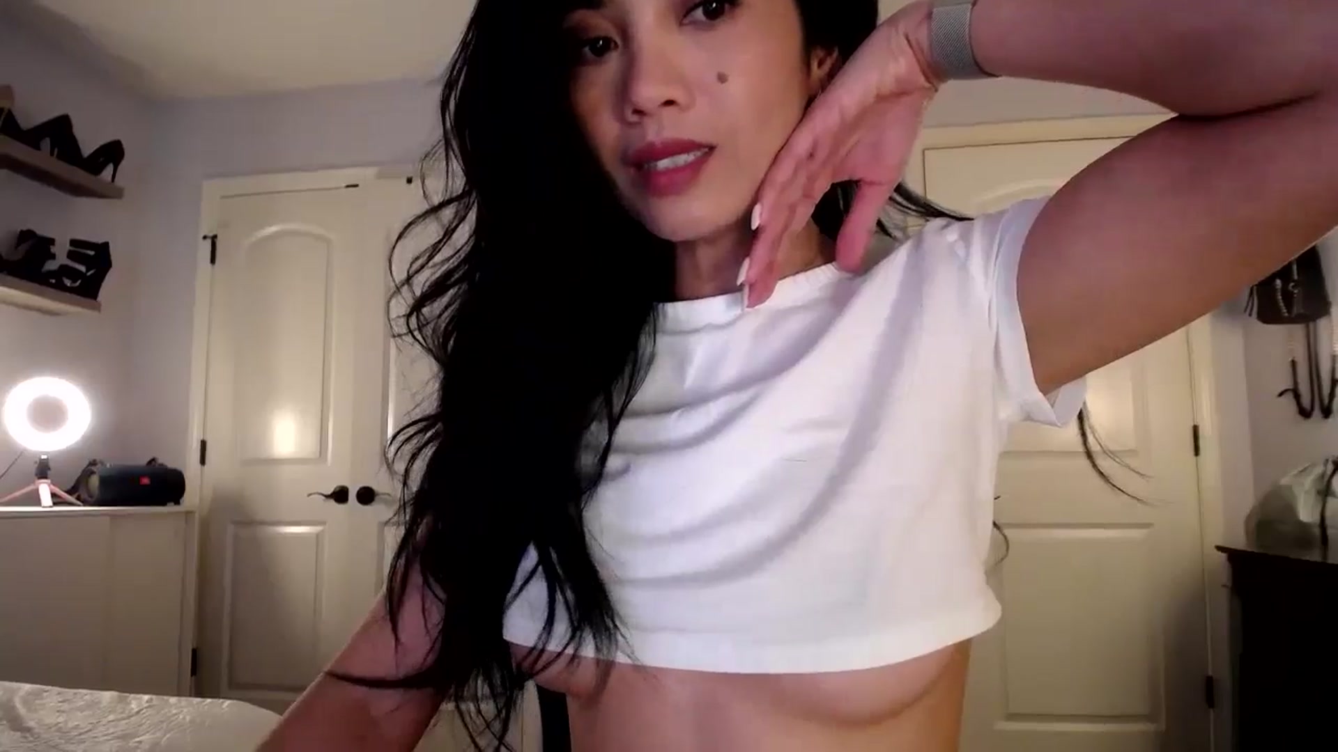 Gallery image thumbnail from AsianLuv_4U's myfreecams stream on, 08/07/2025, 16:52 image 15 of 20