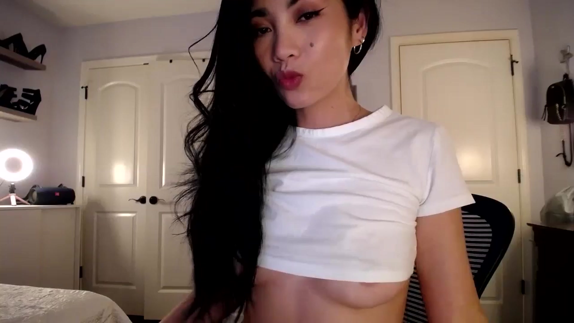 Gallery image thumbnail from AsianLuv_4U's myfreecams stream on, 08/07/2025, 17:28 image 14 of 20