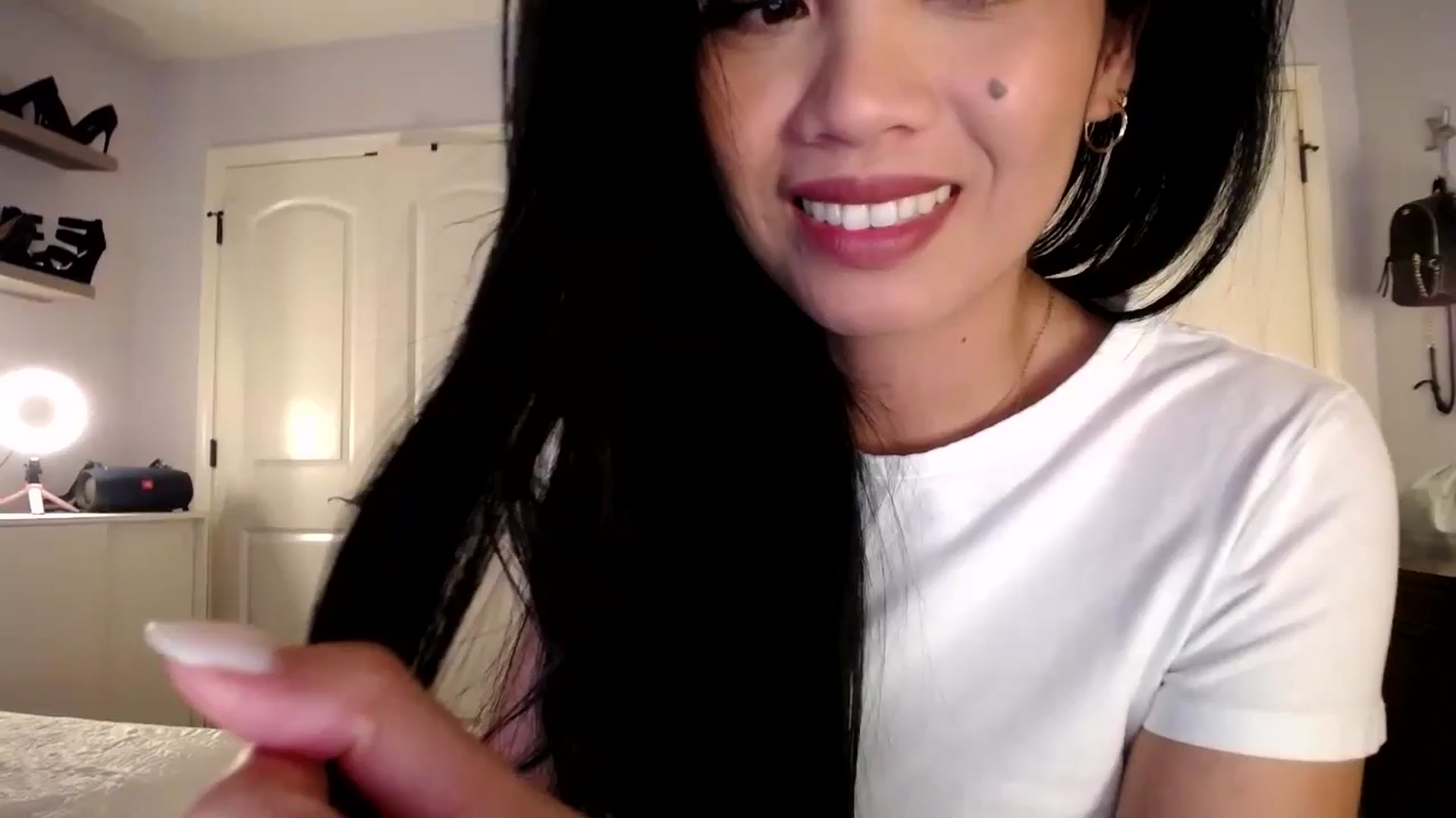 Gallery image thumbnail from AsianLuv_4U's myfreecams stream on, 08/07/2025, 17:28 image 16 of 20