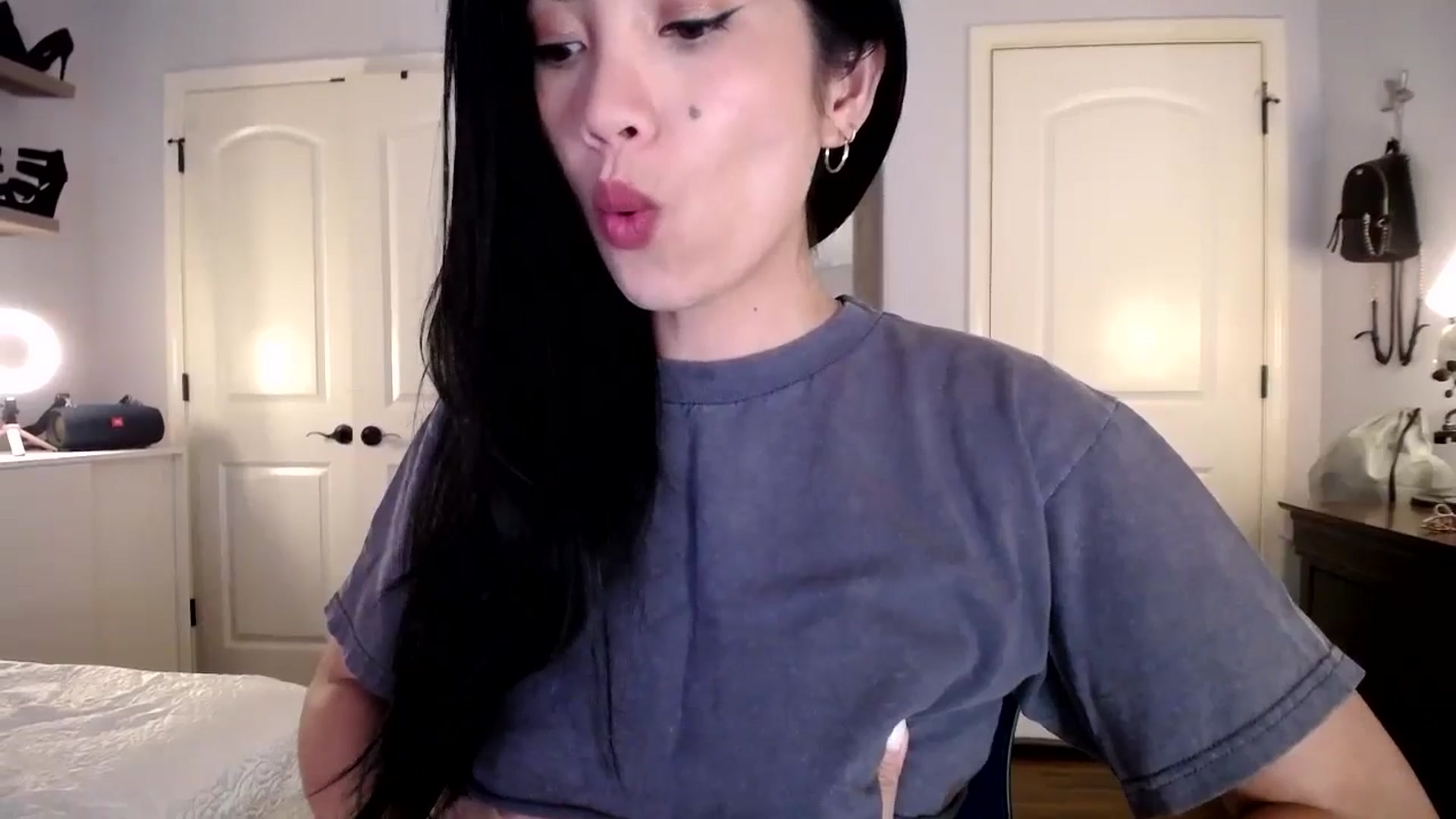 Gallery image thumbnail from AsianLuv_4U's myfreecams stream on, 08/11/2025, 17:06 image 19 of 20