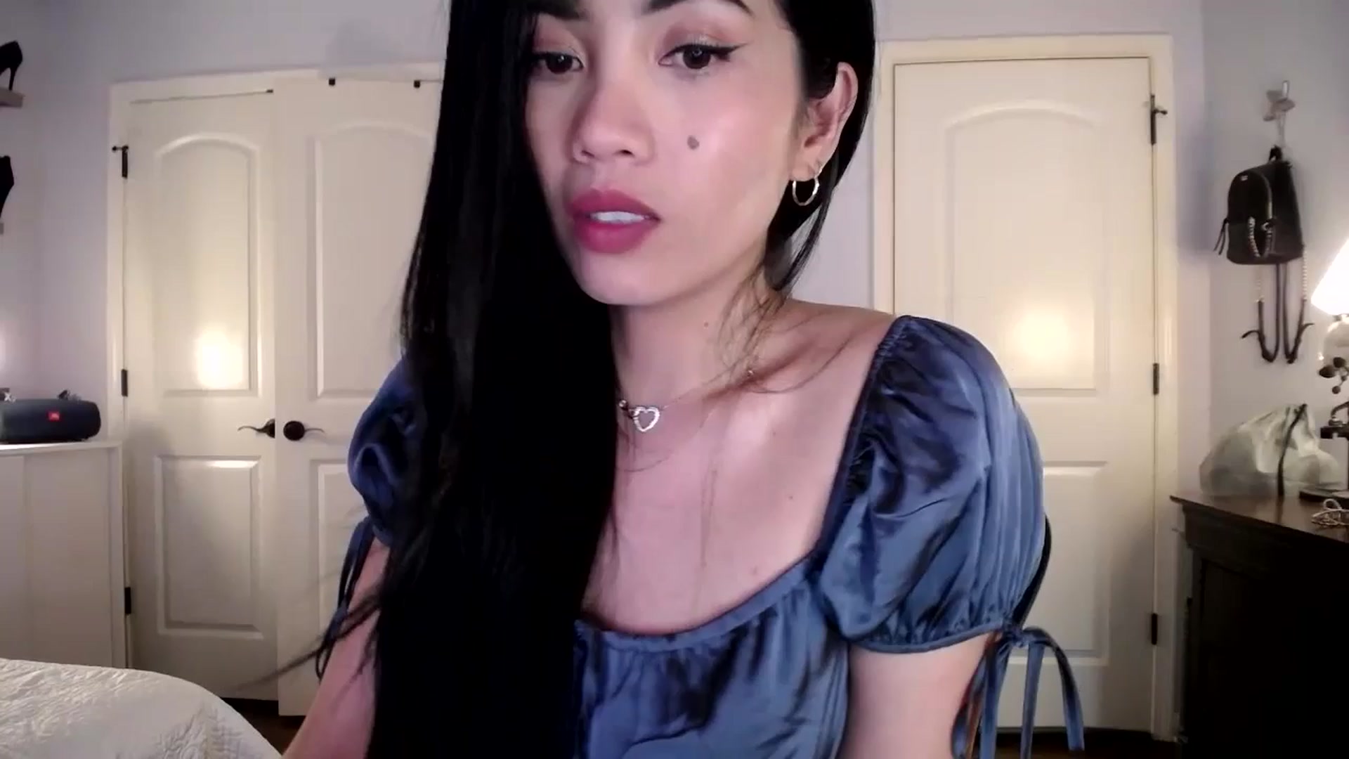Gallery image thumbnail from AsianLuv_4U's myfreecams stream on, 08/11/2025, 18:35 image 16 of 20