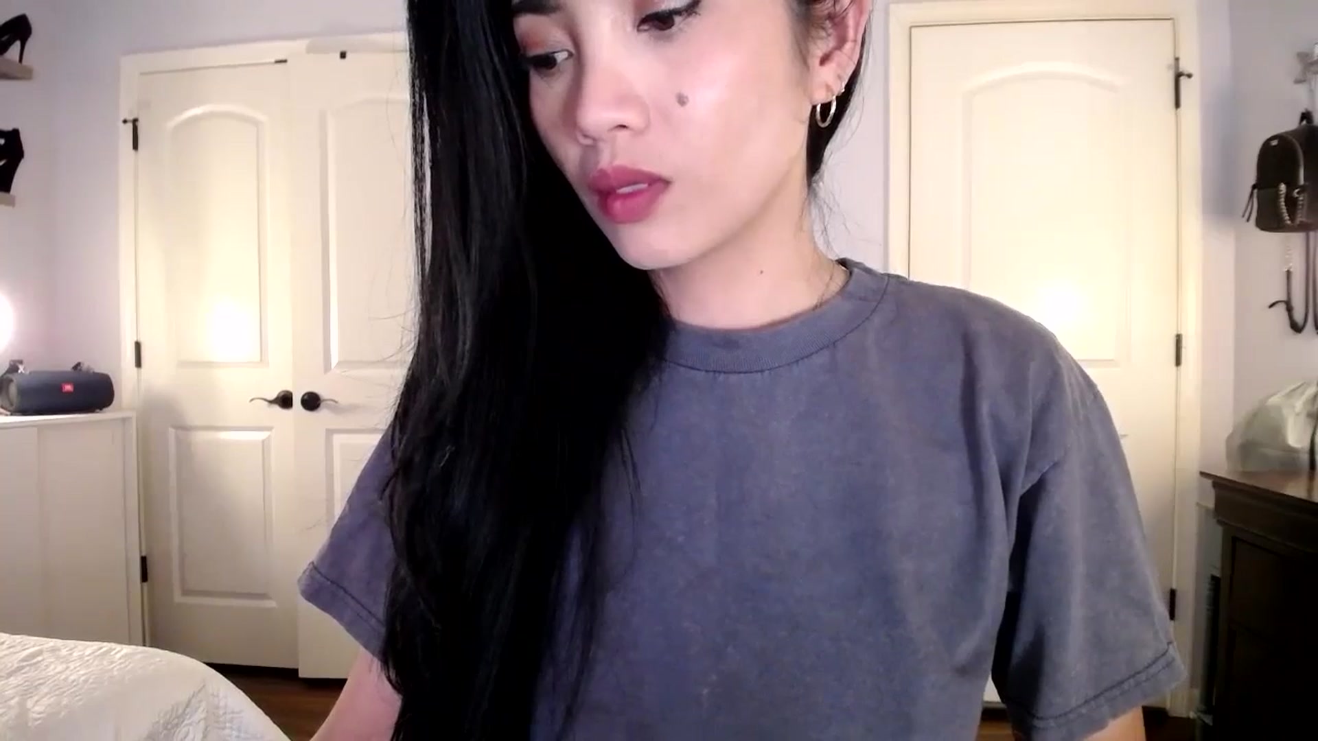 Gallery image thumbnail from AsianLuv_4U's myfreecams stream on, 08/11/2025, 18:35 image 8 of 20