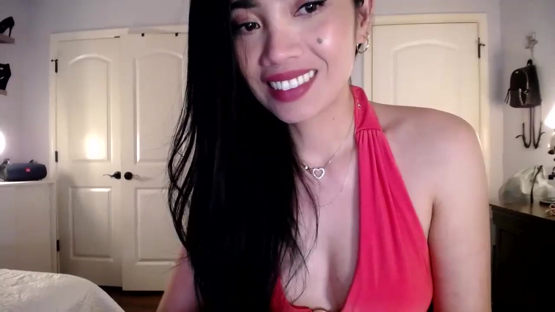 Gallery image thumbnail from AsianLuv_4U's myfreecams stream on, 08/11/2025, 18:35 image 12 of 20
