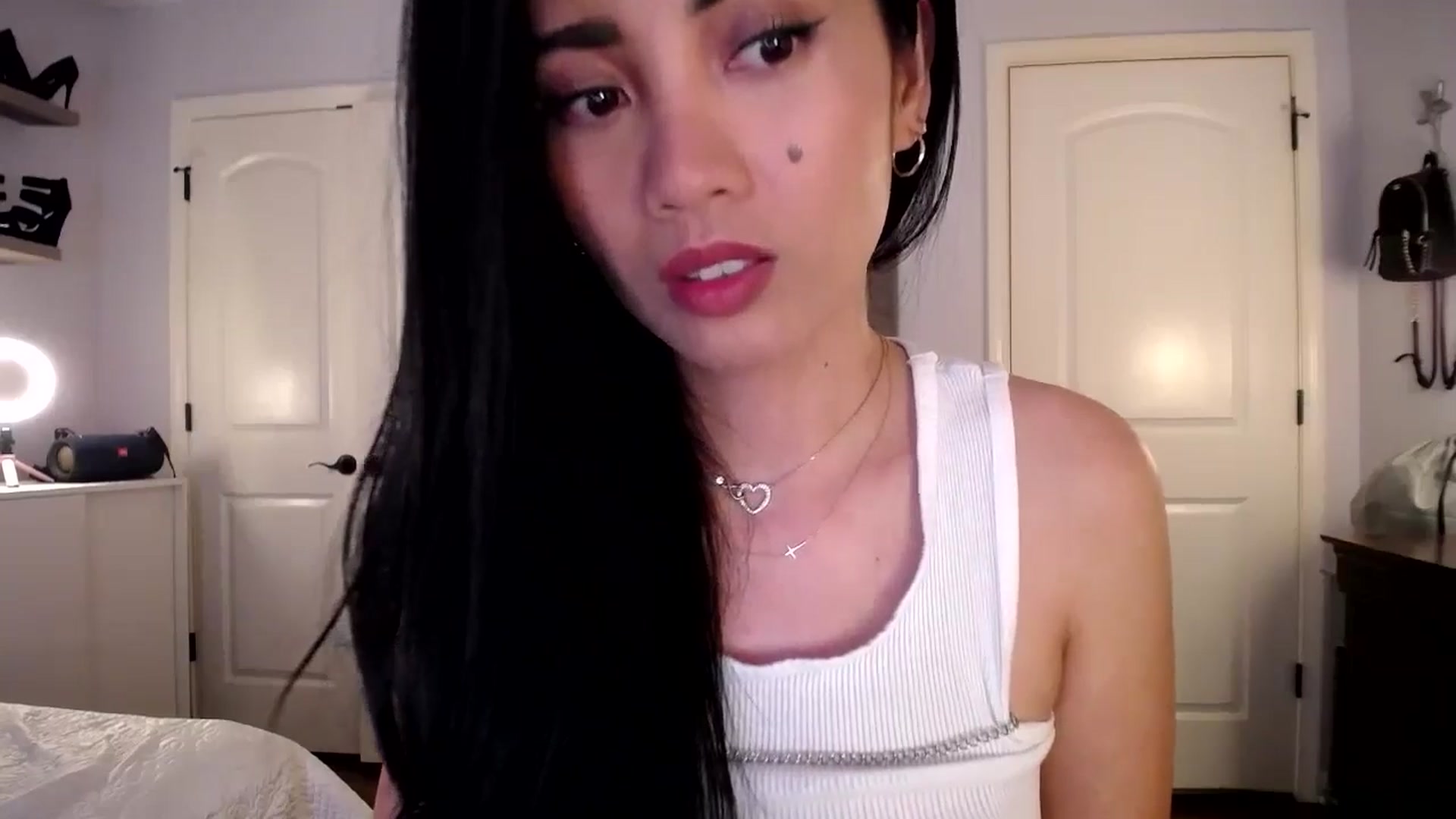 Gallery image thumbnail from AsianLuv_4U's myfreecams stream on, 08/25/2025, 19:16 image 15 of 20