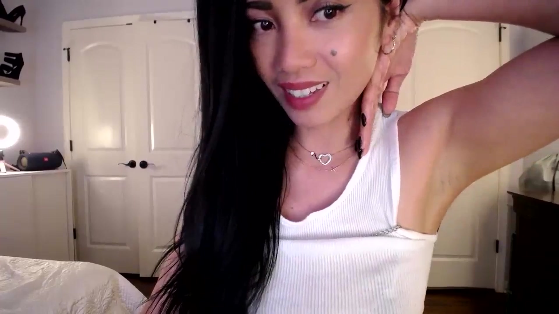 Gallery image thumbnail from AsianLuv_4U's myfreecams stream on, 08/25/2025, 19:16 image 19 of 20