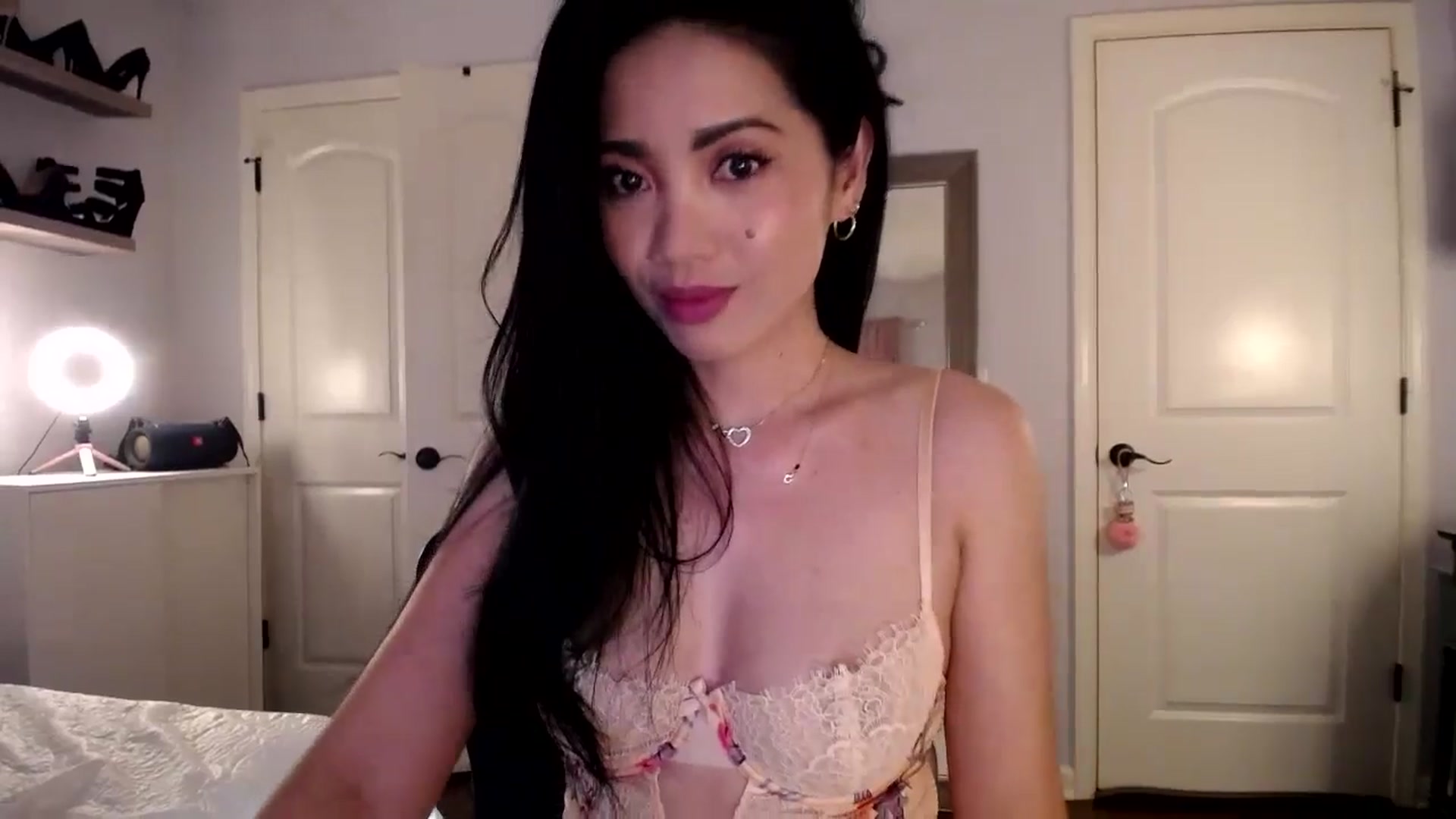 Gallery image thumbnail from AsianLuv_4U's myfreecams stream on, 08/26/2025, 22:31 image 16 of 20