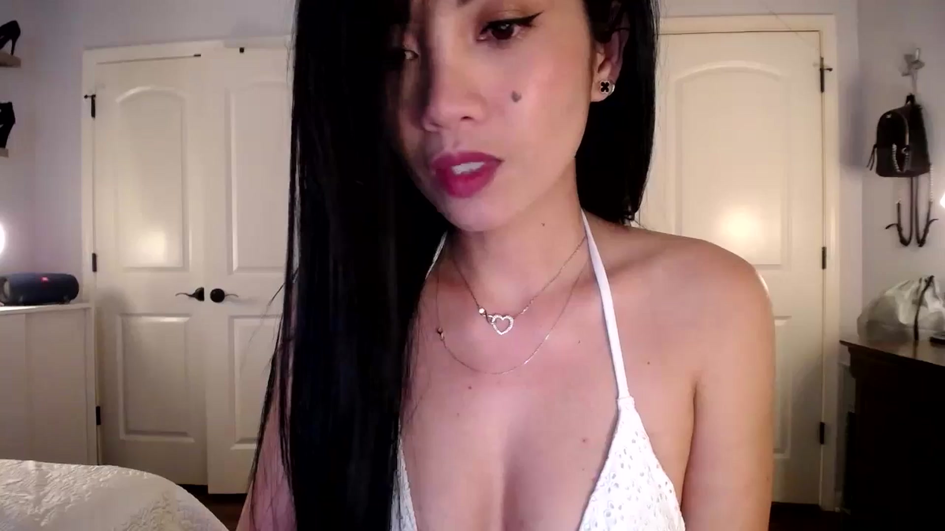 Gallery image thumbnail from AsianLuv_4U's myfreecams stream on, 08/28/2025, 16:01 image 5 of 20