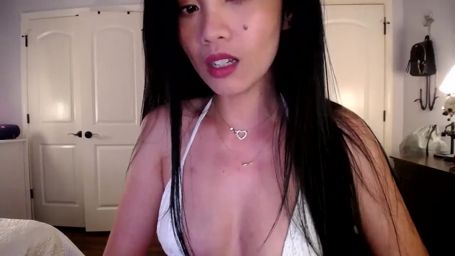 Gallery image thumbnail from AsianLuv_4U's myfreecams stream on, 08/28/2025, 18:24 image 16 of 20