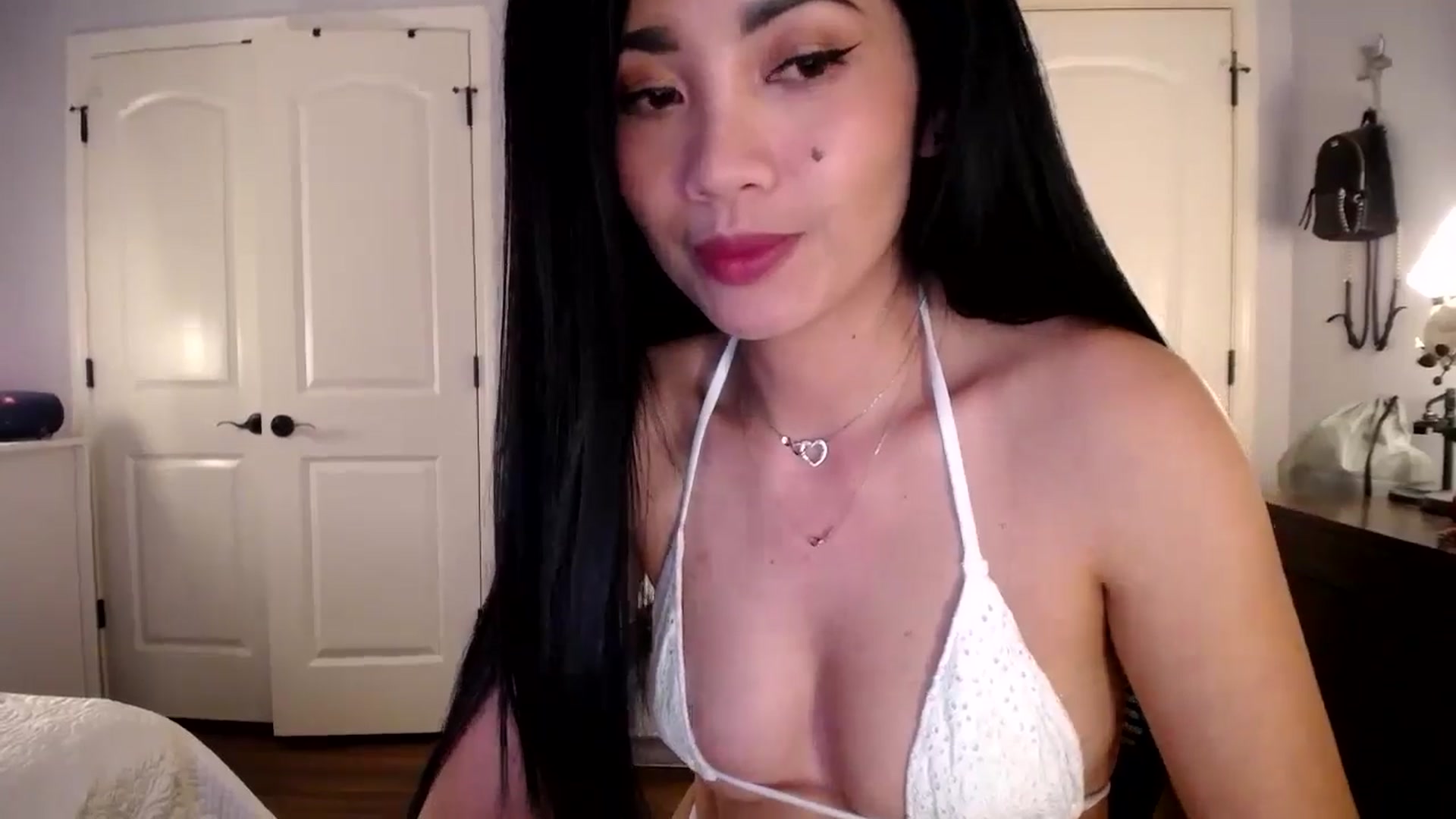 Gallery image thumbnail from AsianLuv_4U's myfreecams stream on, 08/28/2025, 18:24 image 14 of 20