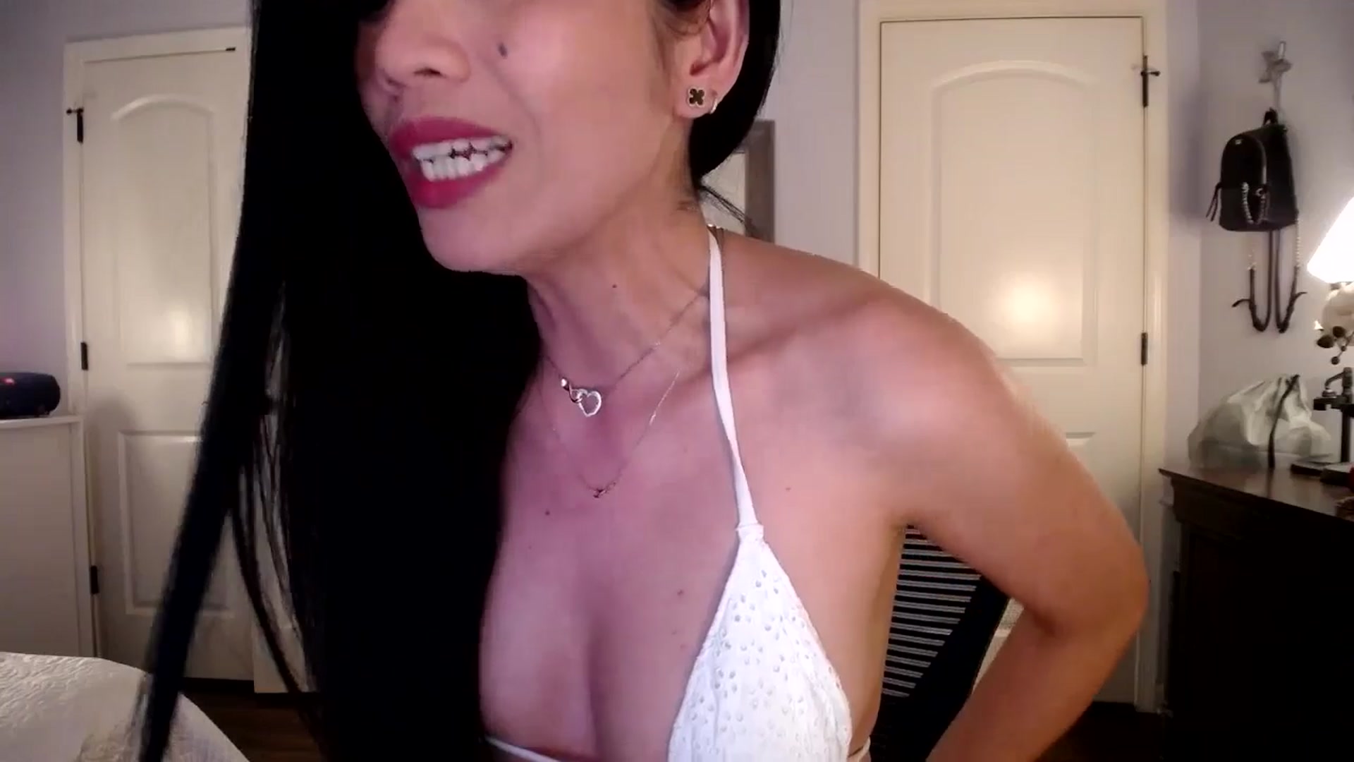 Gallery image thumbnail from AsianLuv_4U's myfreecams stream on, 08/28/2025, 18:24 image 15 of 20