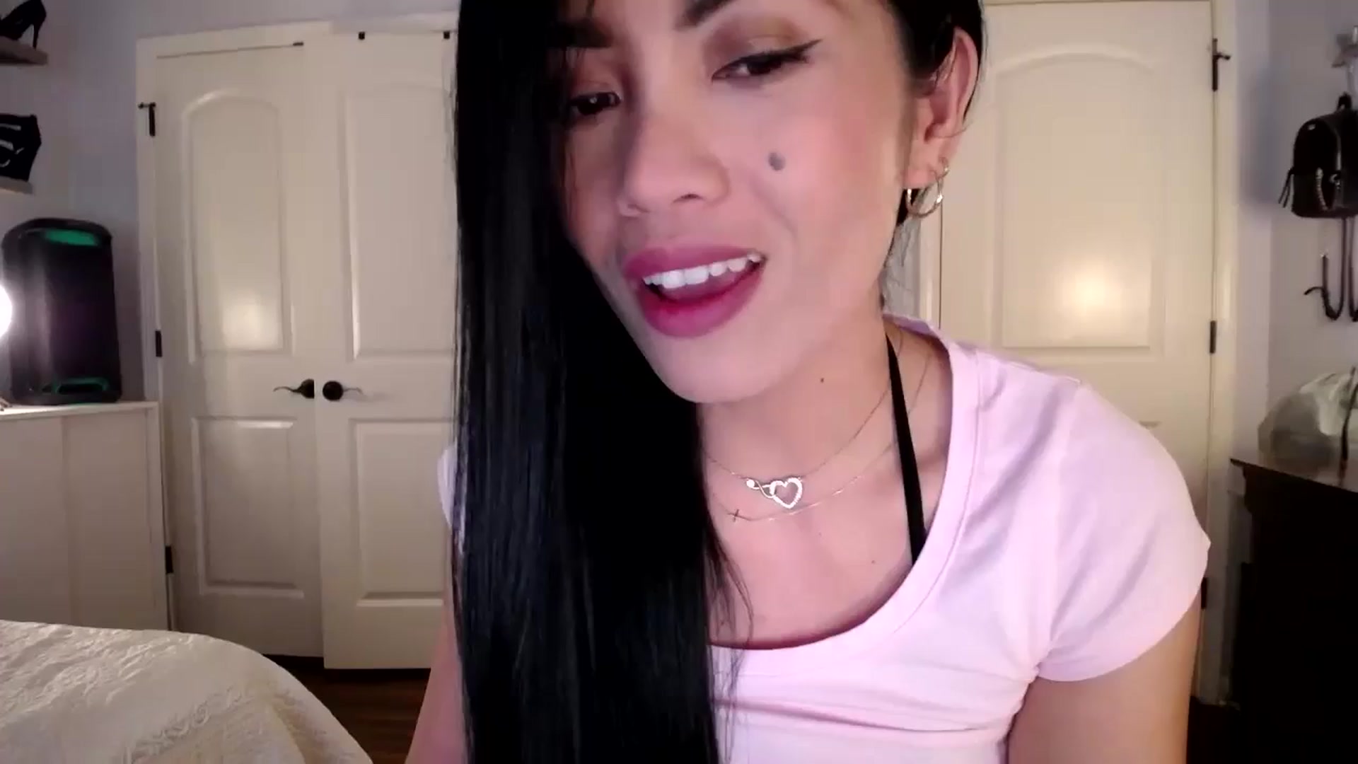 Gallery image thumbnail from AsianLuv_4U's myfreecams stream on, 09/04/2025, 16:43 image 17 of 20
