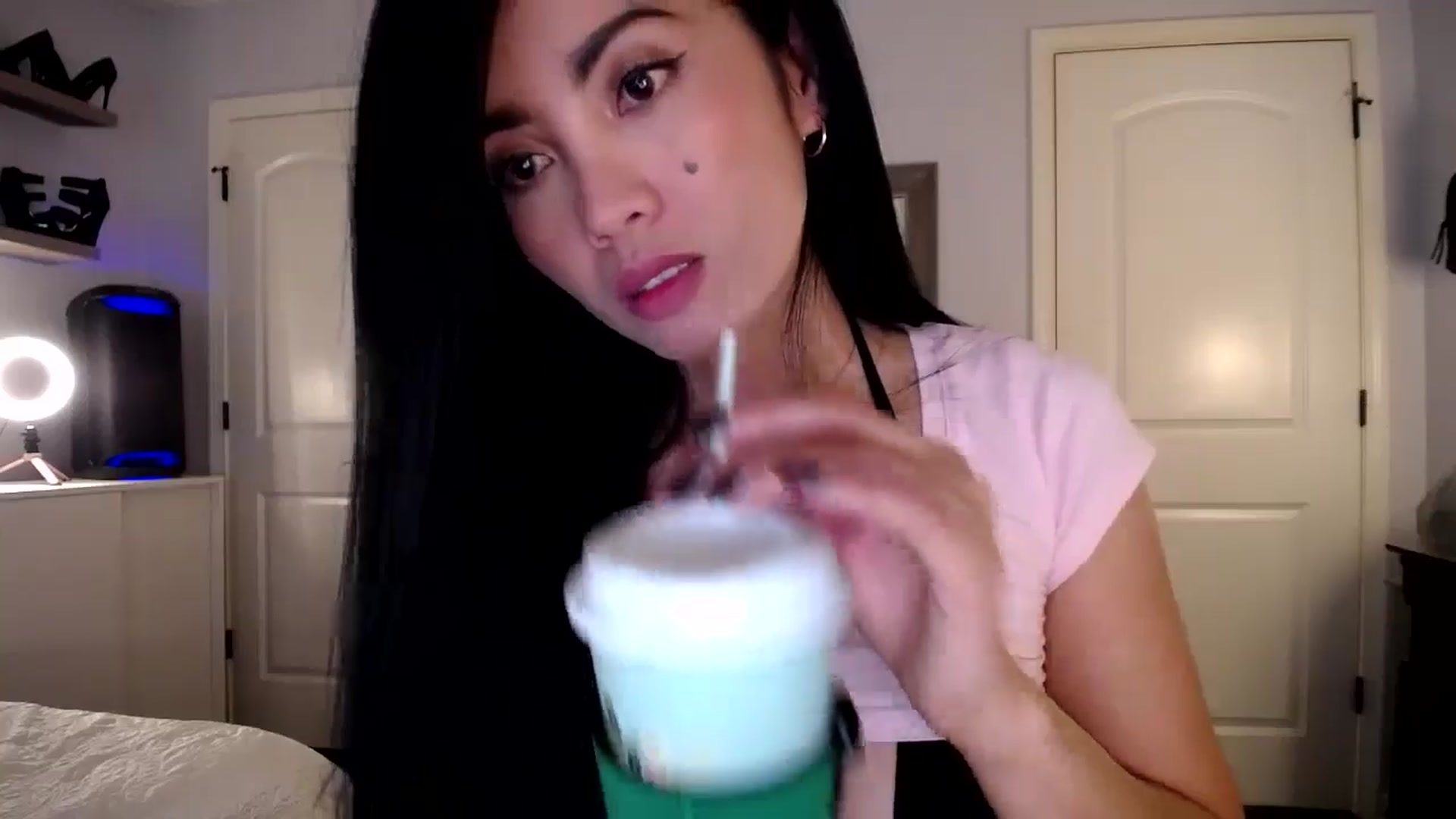 Gallery image thumbnail from AsianLuv_4U's myfreecams stream on, 09/04/2025, 17:00 image 16 of 20