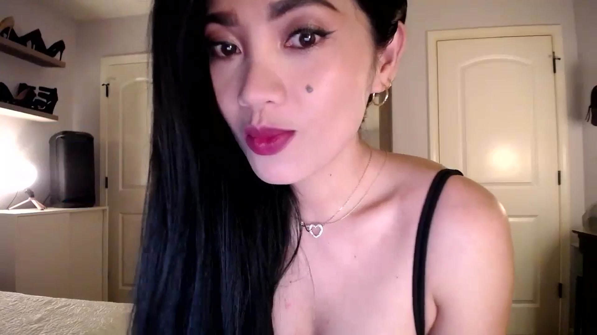 Gallery image thumbnail from AsianLuv_4U's myfreecams stream on, 09/13/2025, 21:40 image 16 of 20