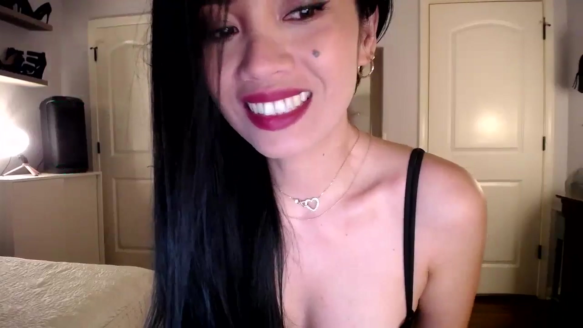 Gallery image thumbnail from AsianLuv_4U's myfreecams stream on, 09/13/2025, 21:40 image 2 of 20
