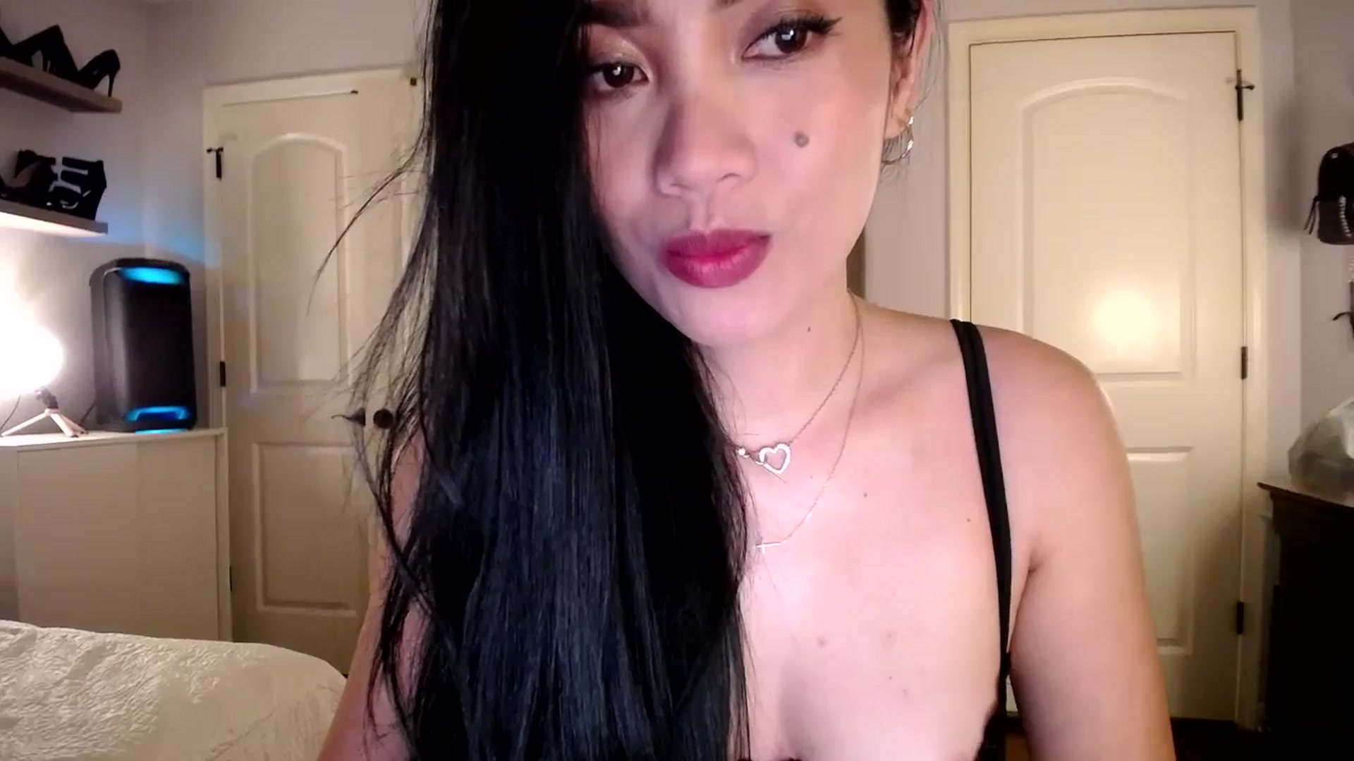 Gallery image thumbnail from AsianLuv_4U's myfreecams stream on, 09/13/2025, 22:55 image 5 of 20