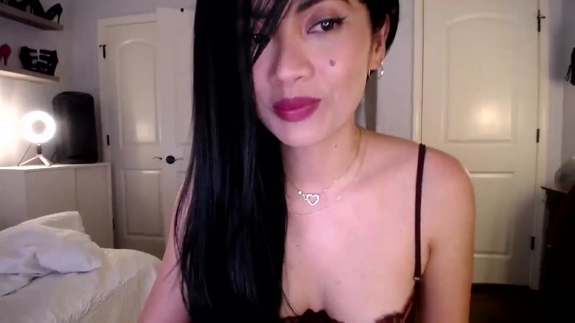 Gallery image thumbnail from AsianLuv_4U's myfreecams stream on, 09/15/2025, 19:12 image 18 of 20