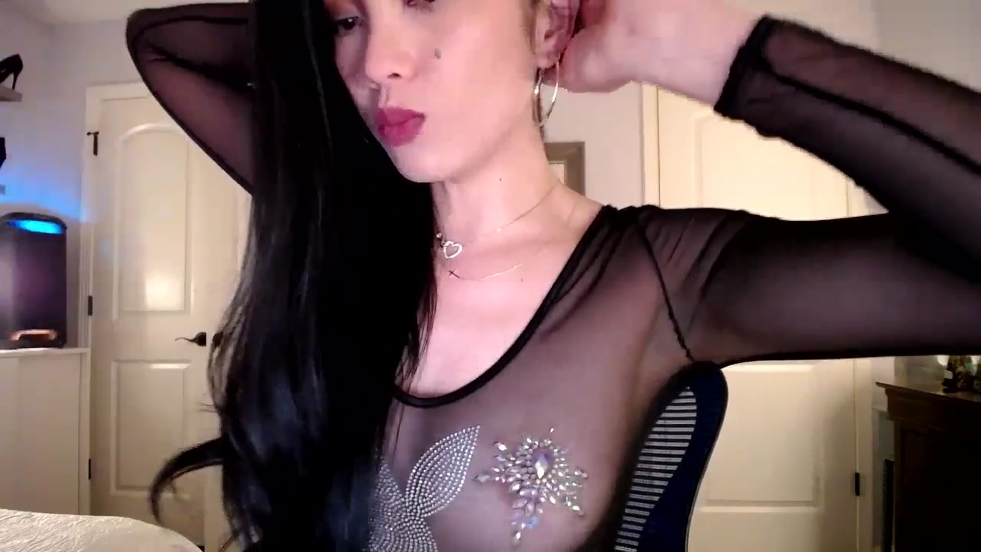 Gallery image thumbnail from AsianLuv_4U's myfreecams stream on, 09/22/2025, 15:27 image 15 of 20