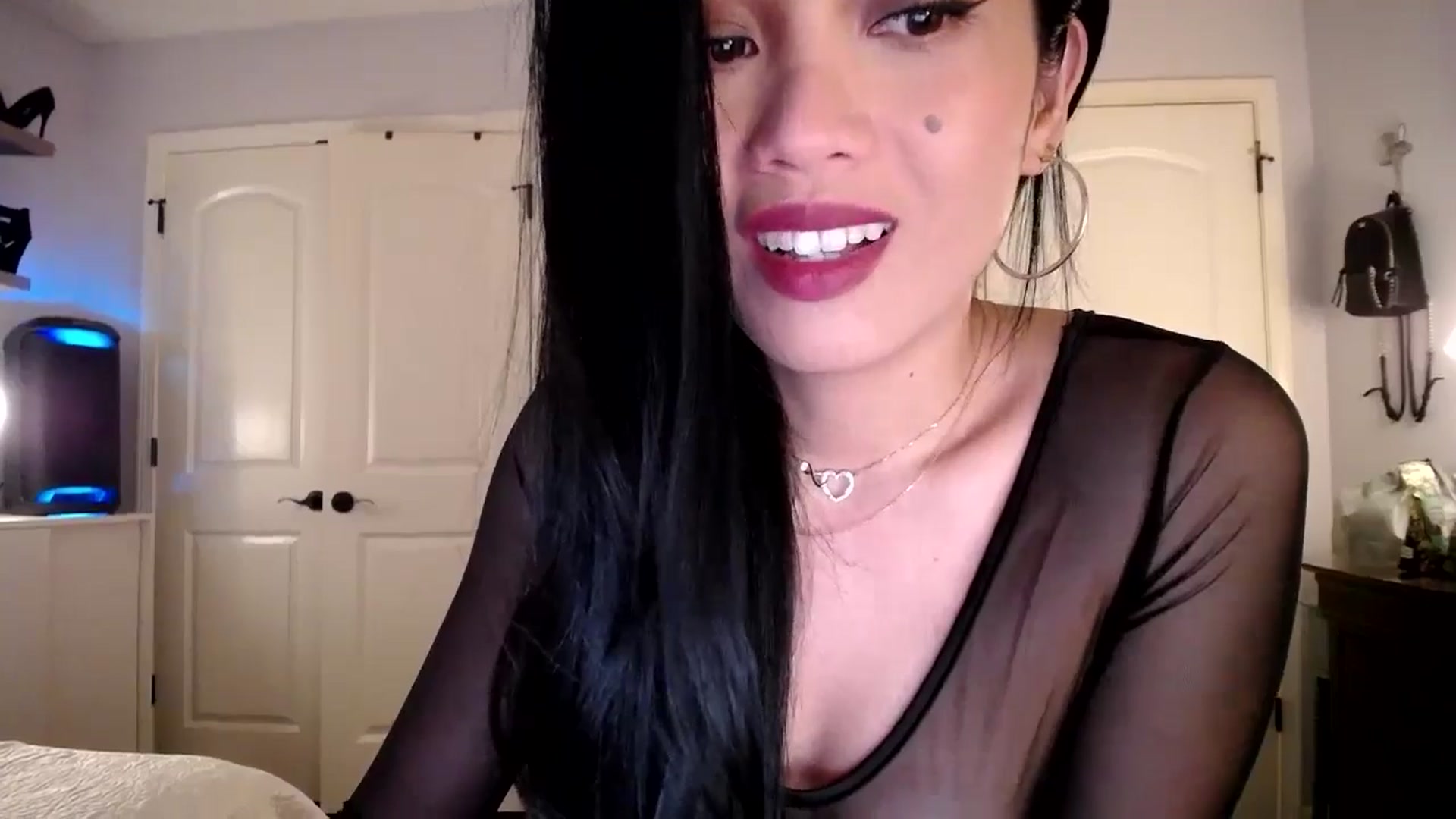 Gallery image thumbnail from AsianLuv_4U's myfreecams stream on, 09/22/2025, 15:27 image 3 of 20