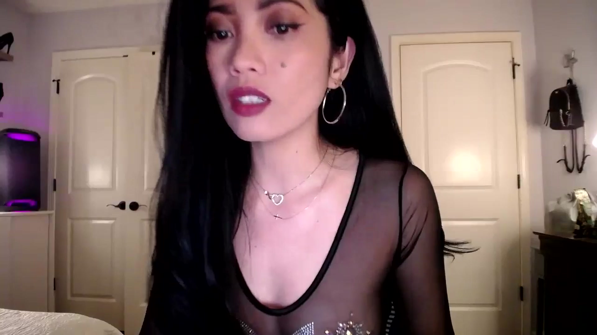 Gallery image thumbnail from AsianLuv_4U's myfreecams stream on, 09/22/2025, 15:27 image 19 of 20