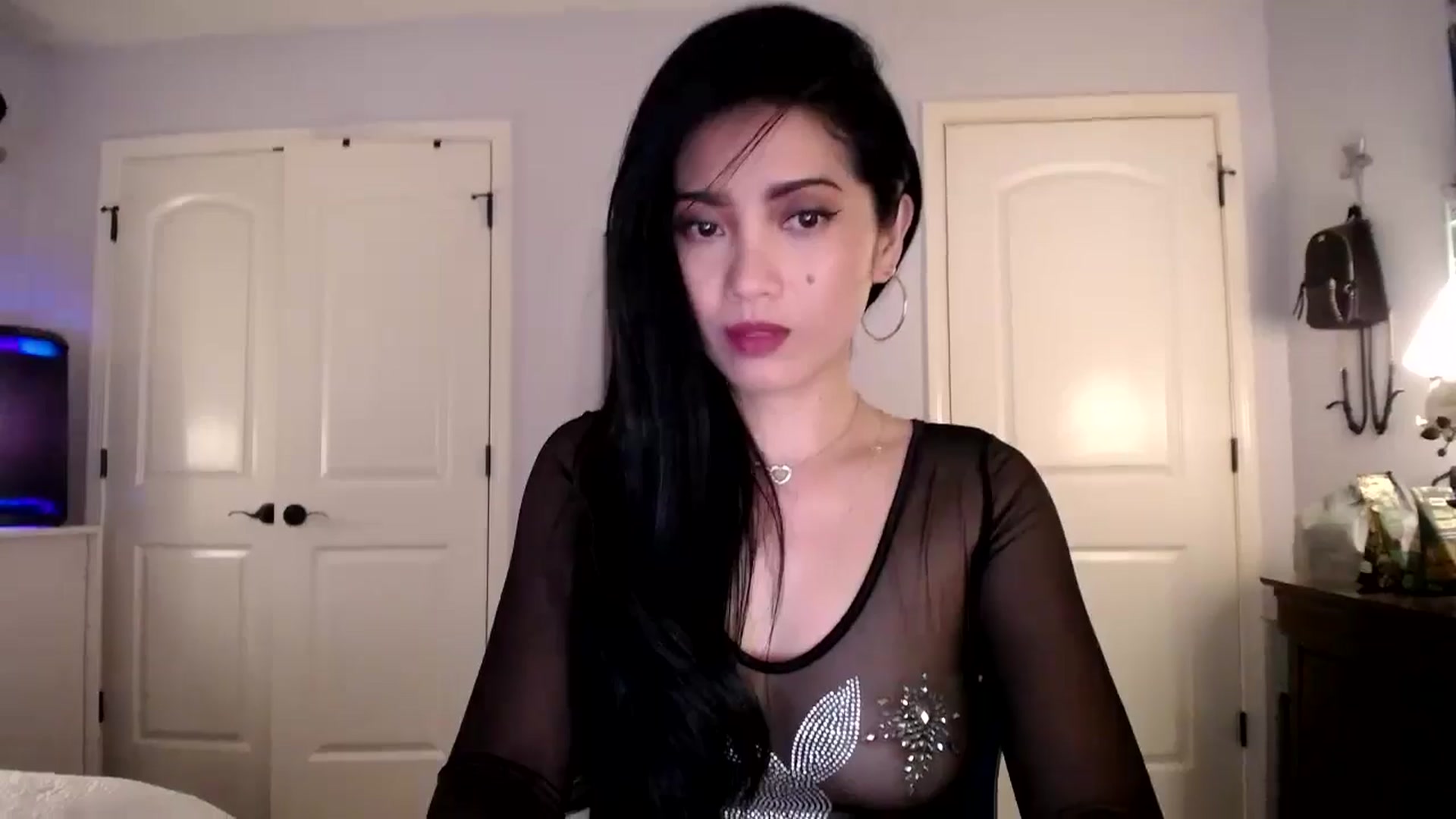 Gallery image thumbnail from AsianLuv_4U's myfreecams stream on, 09/22/2025, 16:30 image 19 of 20