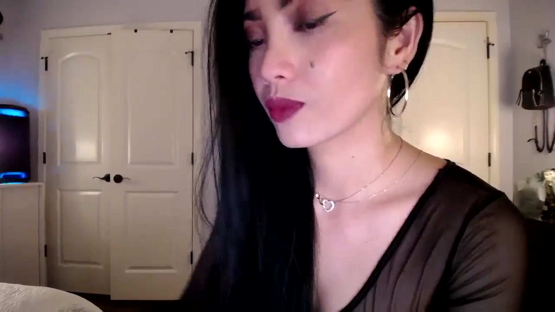 Gallery image thumbnail from AsianLuv_4U's myfreecams stream on, 09/22/2025, 18:02 image 10 of 20