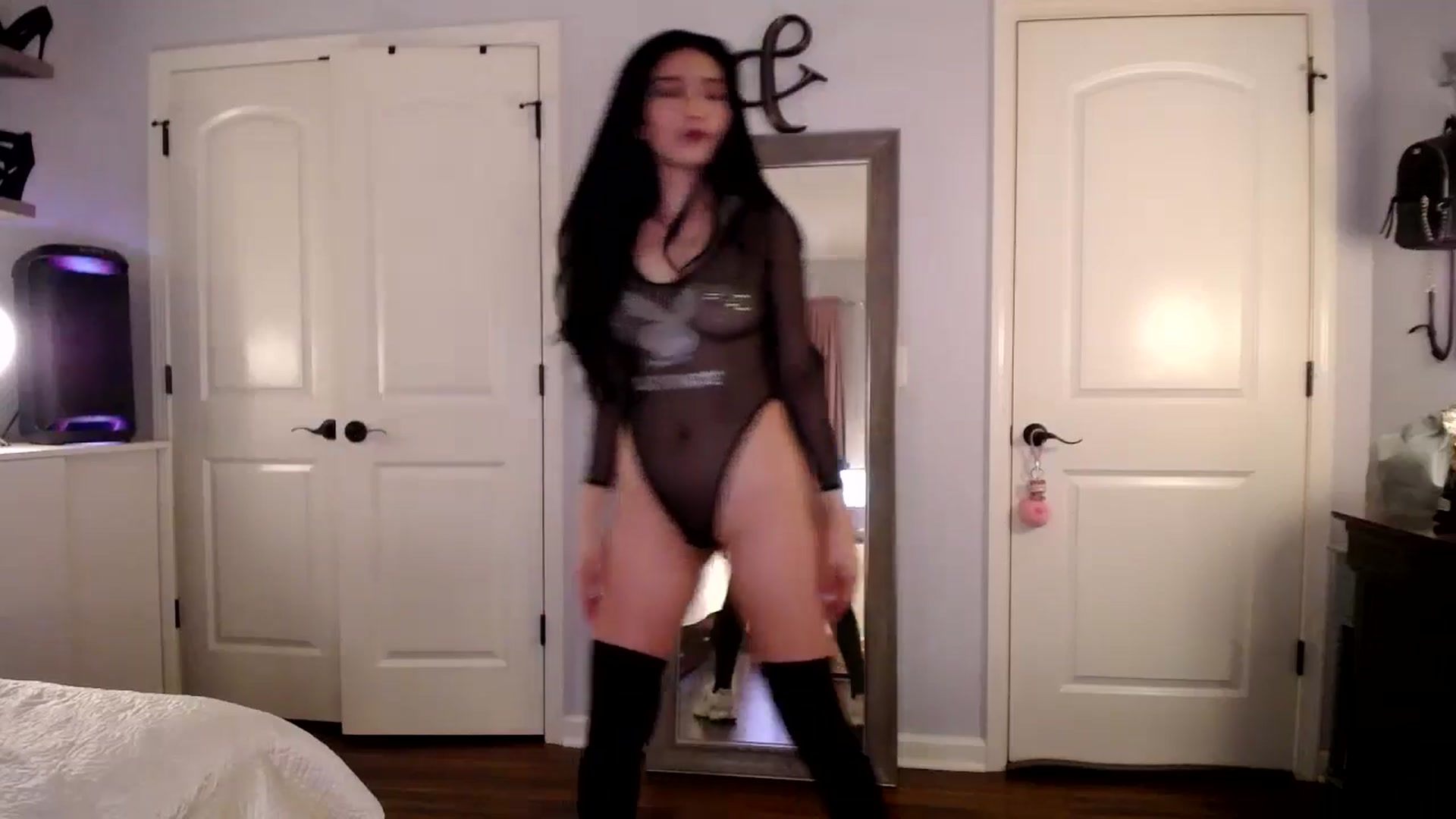 Gallery image thumbnail from AsianLuv_4U's myfreecams stream on, 09/22/2025, 18:02 image 13 of 20
