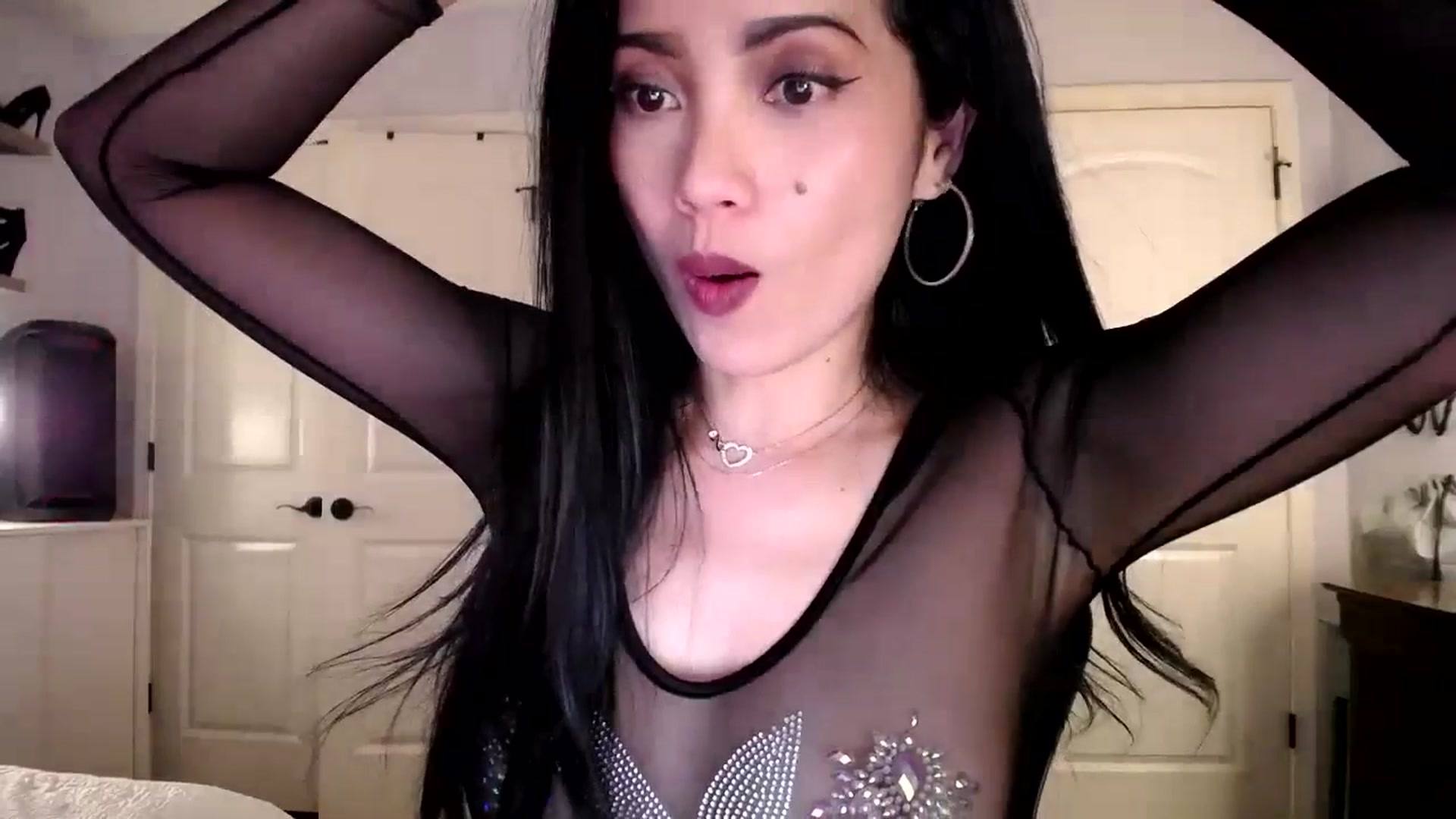 Gallery image thumbnail from AsianLuv_4U's myfreecams stream on, 09/22/2025, 19:24 image 12 of 20