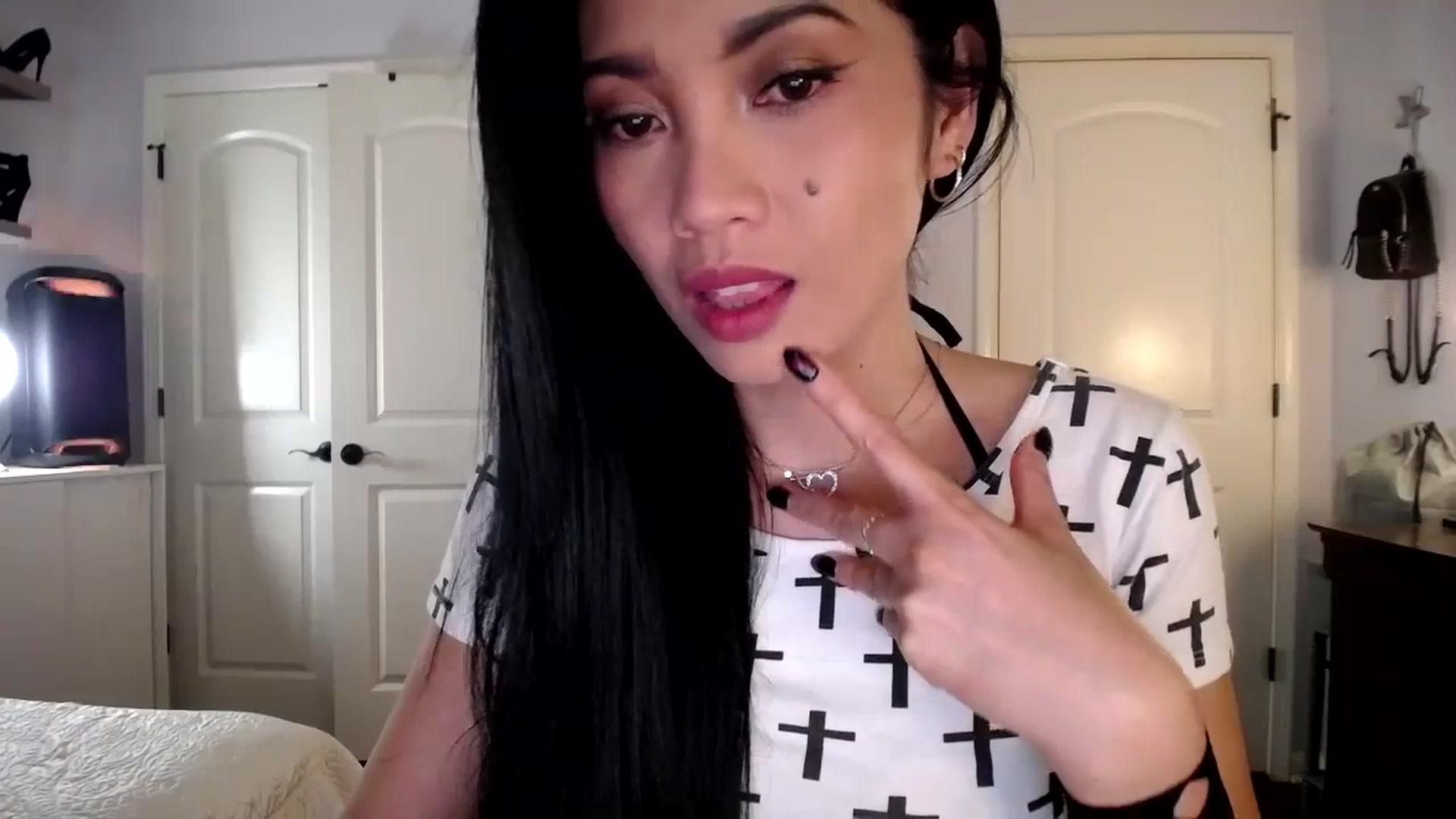 Gallery image thumbnail from AsianLuv_4U's myfreecams stream on, 10/02/2025, 14:50 image 19 of 20