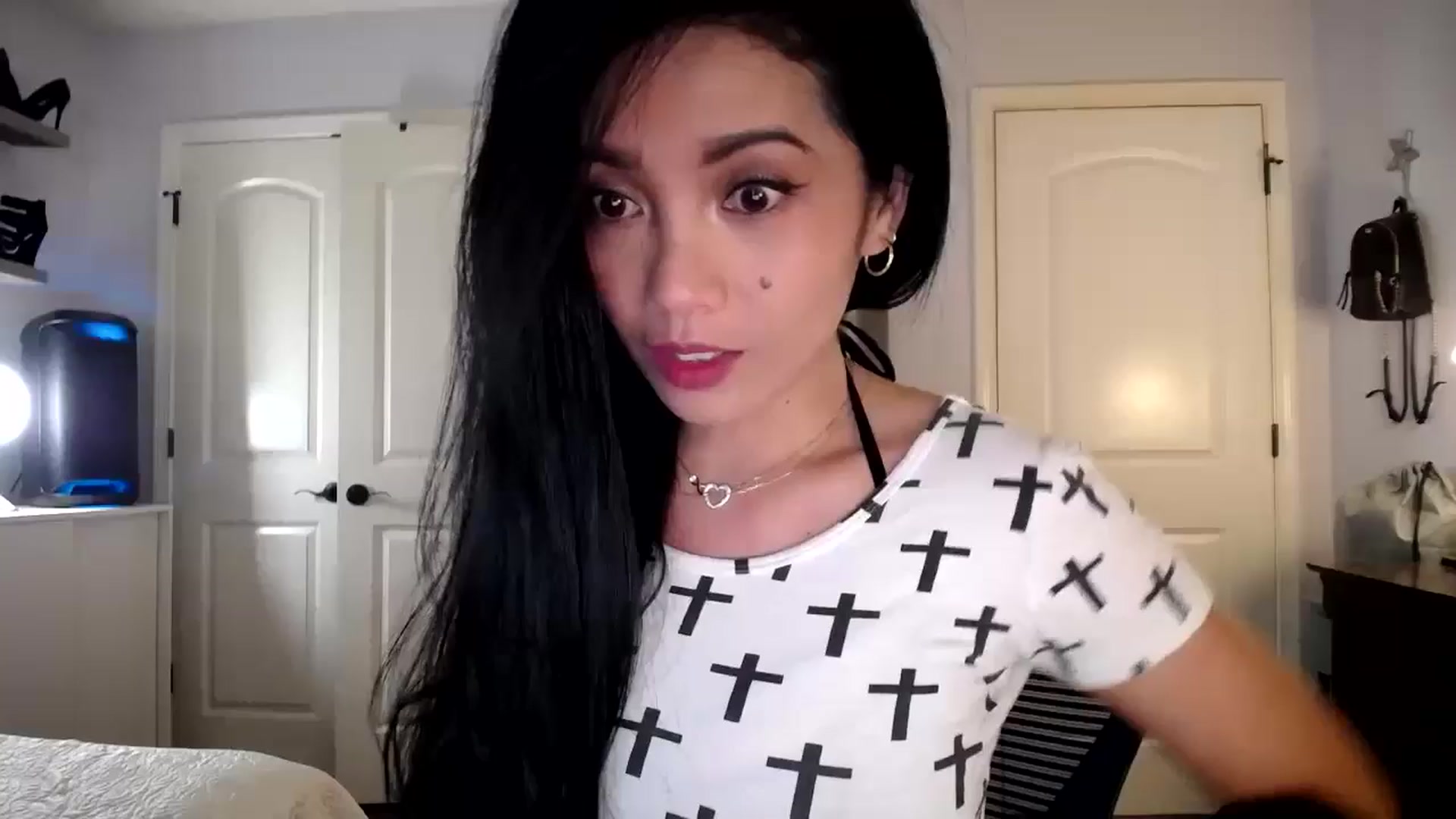 Gallery image thumbnail from AsianLuv_4U's myfreecams stream on, 10/02/2025, 14:50 image 1 of 20