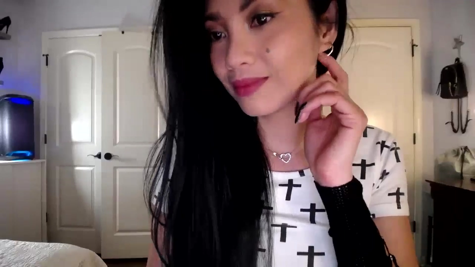 Gallery image thumbnail from AsianLuv_4U's myfreecams stream on, 10/02/2025, 15:18 image 13 of 20