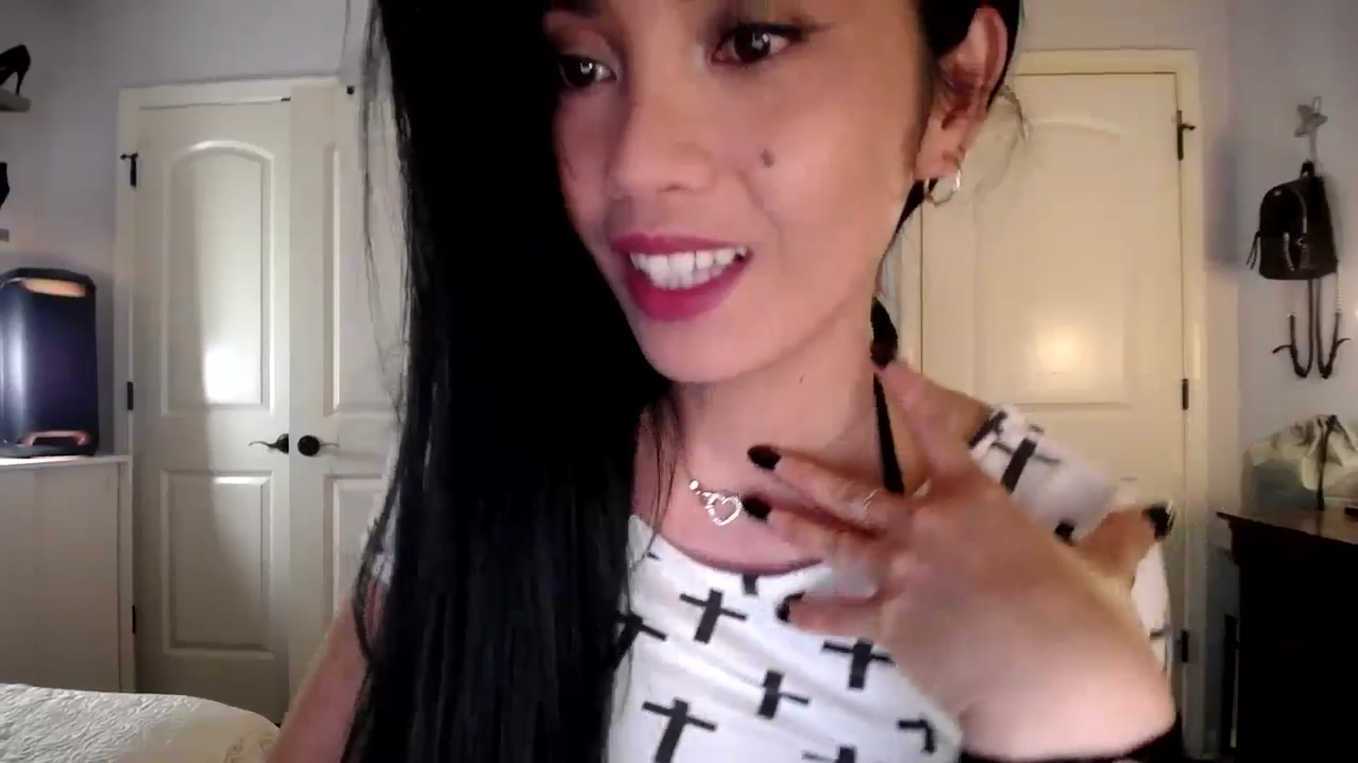 Gallery image thumbnail from AsianLuv_4U's myfreecams stream on, 10/02/2025, 15:18 image 12 of 20