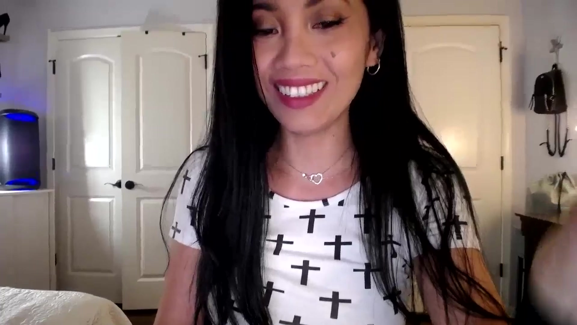 Gallery image thumbnail from AsianLuv_4U's myfreecams stream on, 10/02/2025, 15:18 image 18 of 20