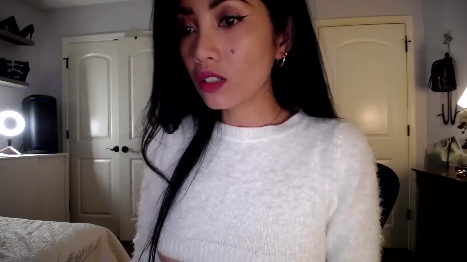 Gallery image thumbnail from AsianLuv_4U's myfreecams stream on, 10/09/2025, 17:08 image 6 of 20