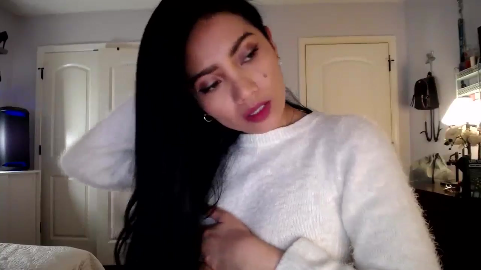 Gallery image thumbnail from AsianLuv_4U's myfreecams stream on, 10/09/2025, 17:08 image 20 of 20