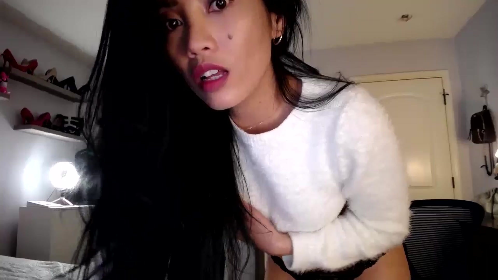 Gallery image thumbnail from AsianLuv_4U's myfreecams stream on, 10/09/2025, 17:08 image 17 of 20