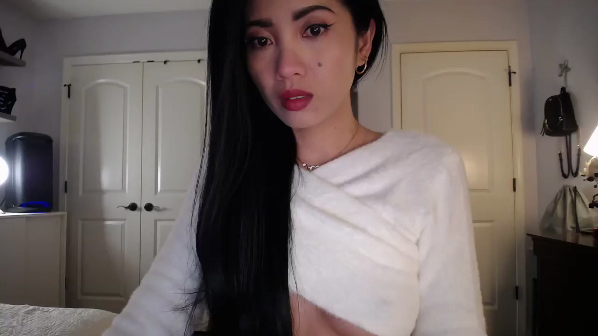 Gallery image thumbnail from AsianLuv_4U's myfreecams stream on, 11/03/2025, 15:50 image 1 of 20