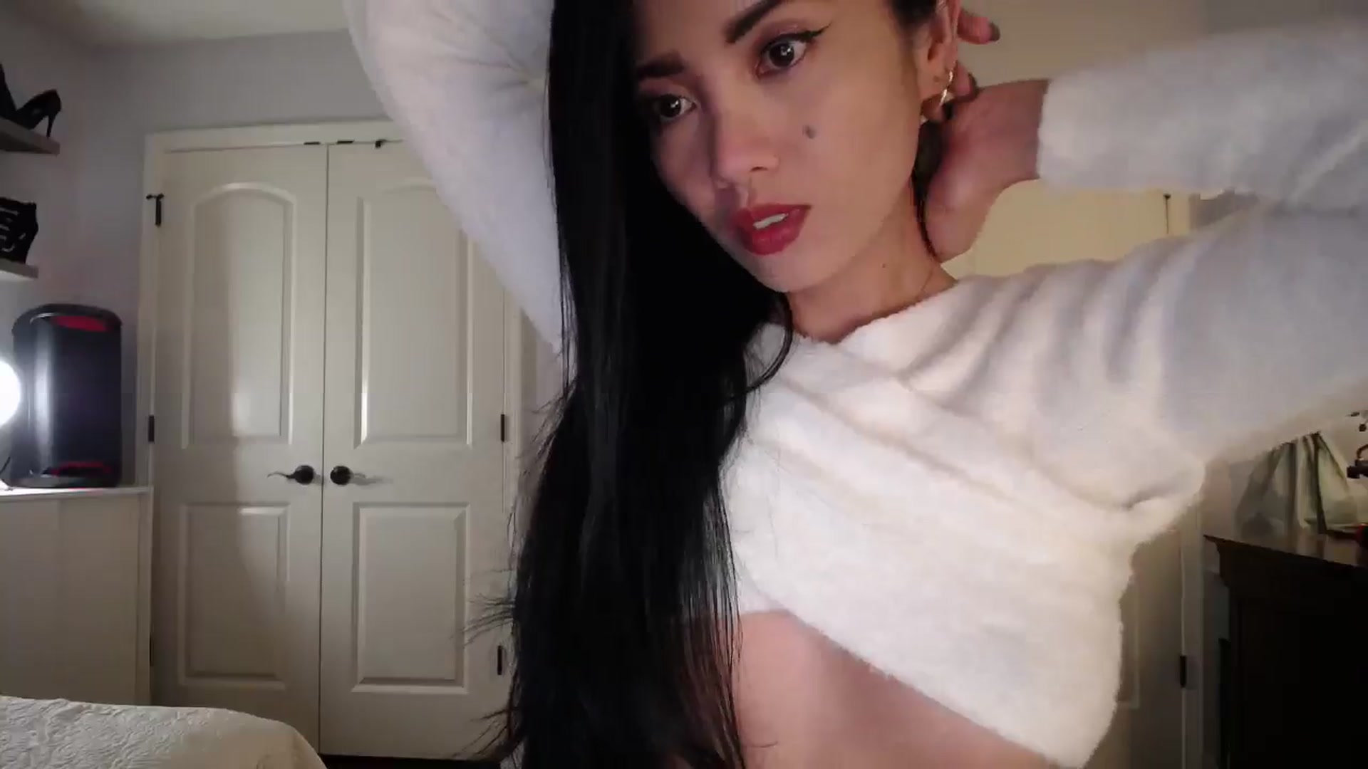 Gallery image thumbnail from AsianLuv_4U's myfreecams stream on, 11/03/2025, 15:50 image 5 of 20