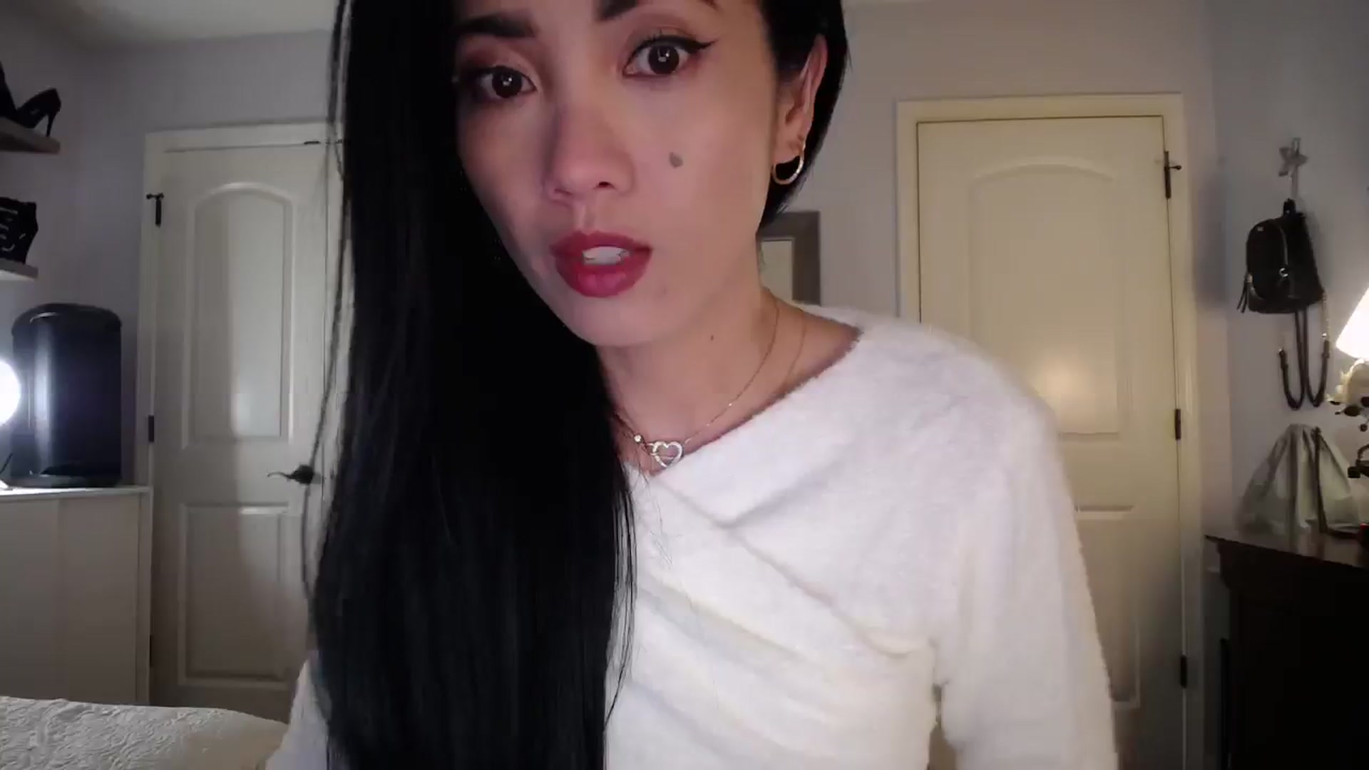 Gallery image thumbnail from AsianLuv_4U's myfreecams stream on, 11/03/2025, 15:50 image 2 of 20