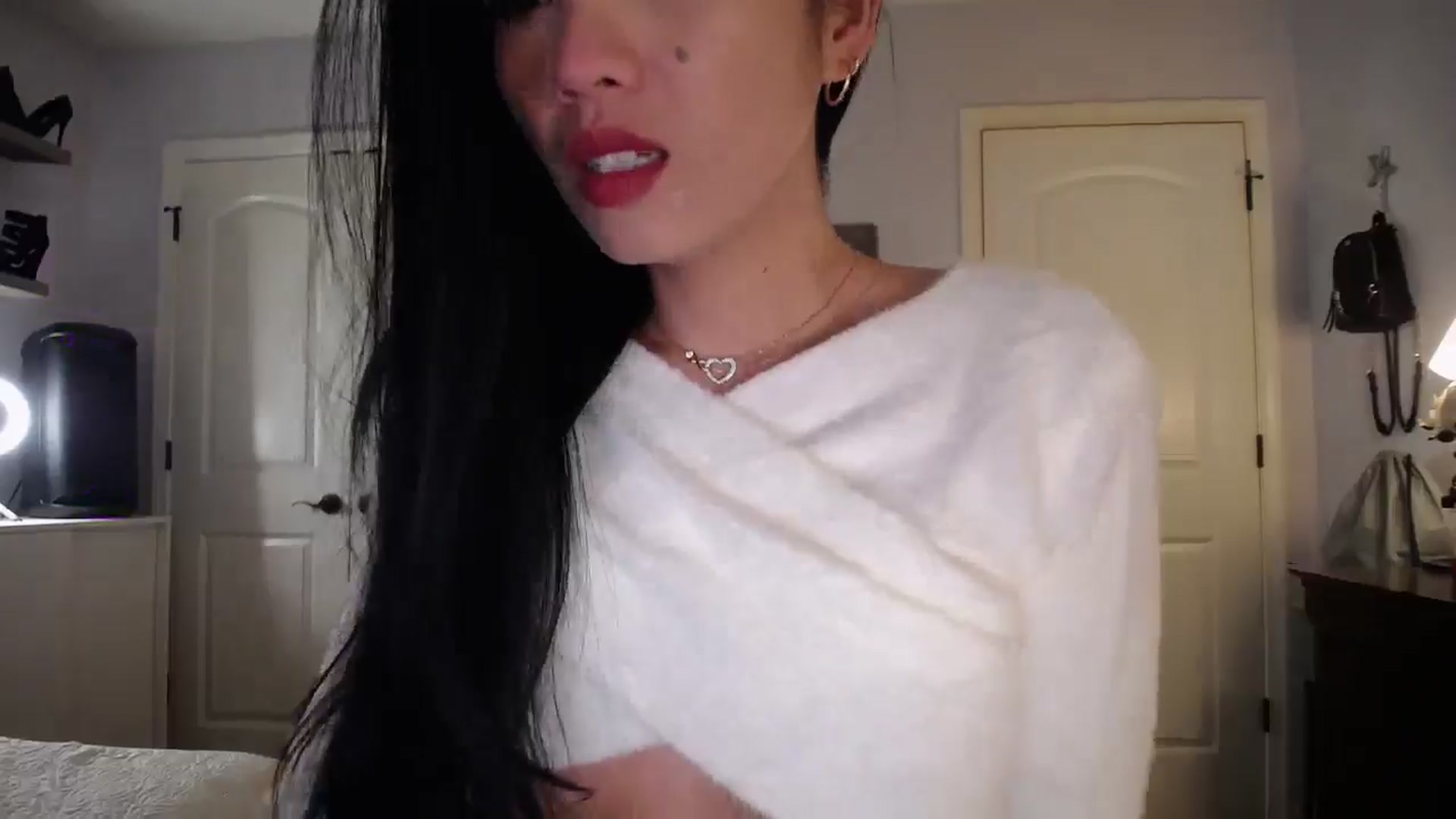 Gallery image thumbnail from AsianLuv_4U's myfreecams stream on, 11/03/2025, 15:50 image 10 of 20